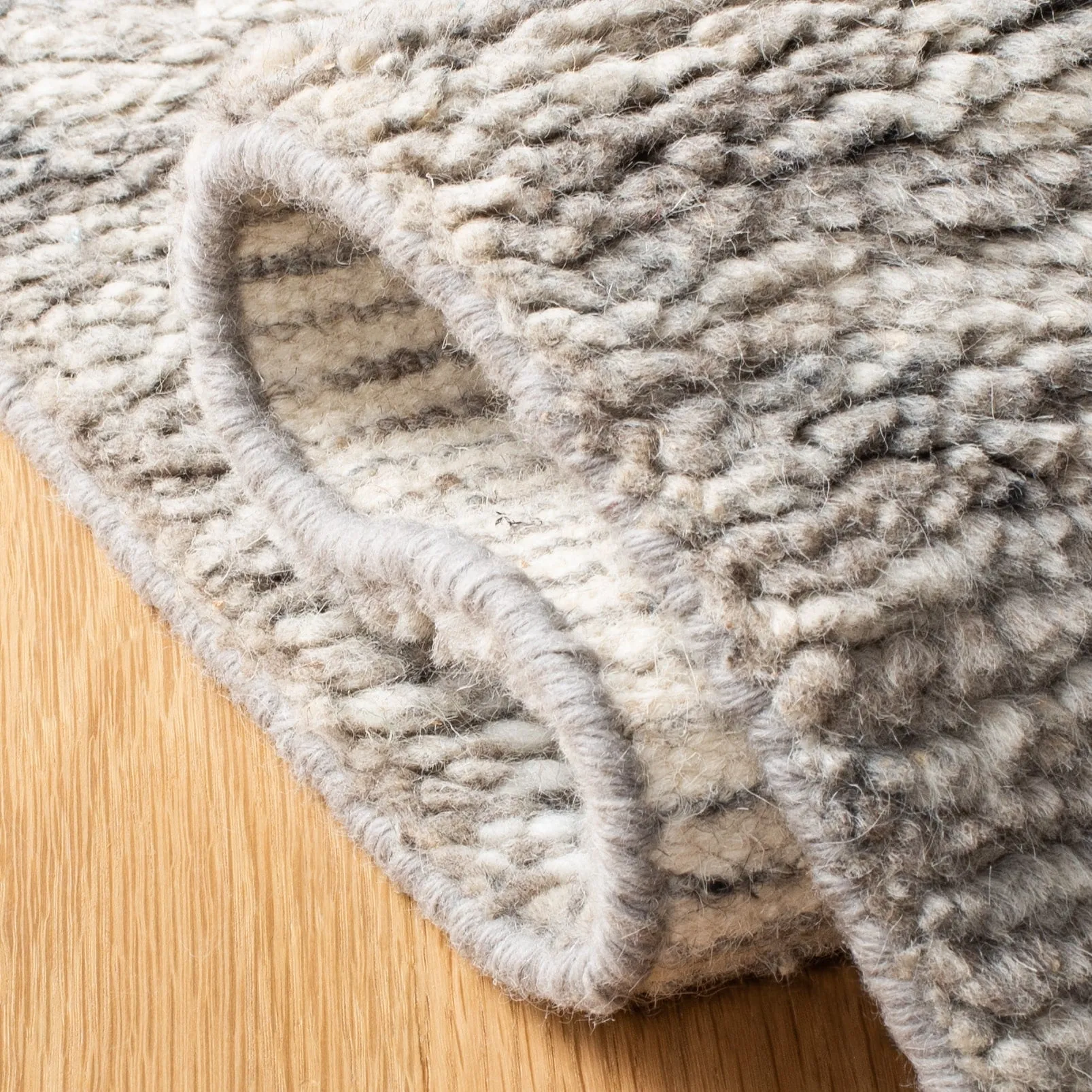 SAFAVIEH Hand-Knotted Casablanca Shag Misi Moroccan Wool Fringe Rug
