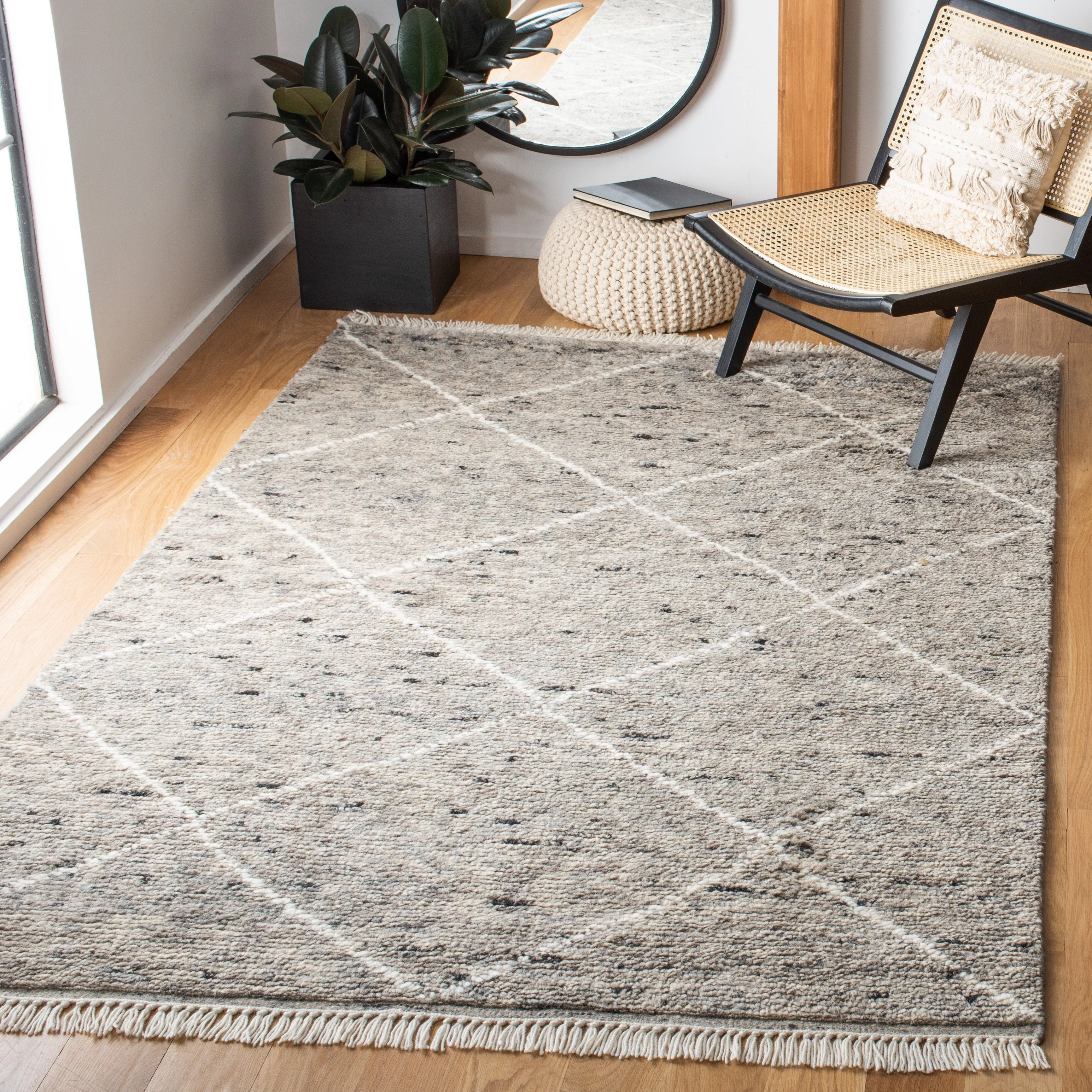 SAFAVIEH Hand-Knotted Casablanca Shag Misi Moroccan Wool Fringe Rug