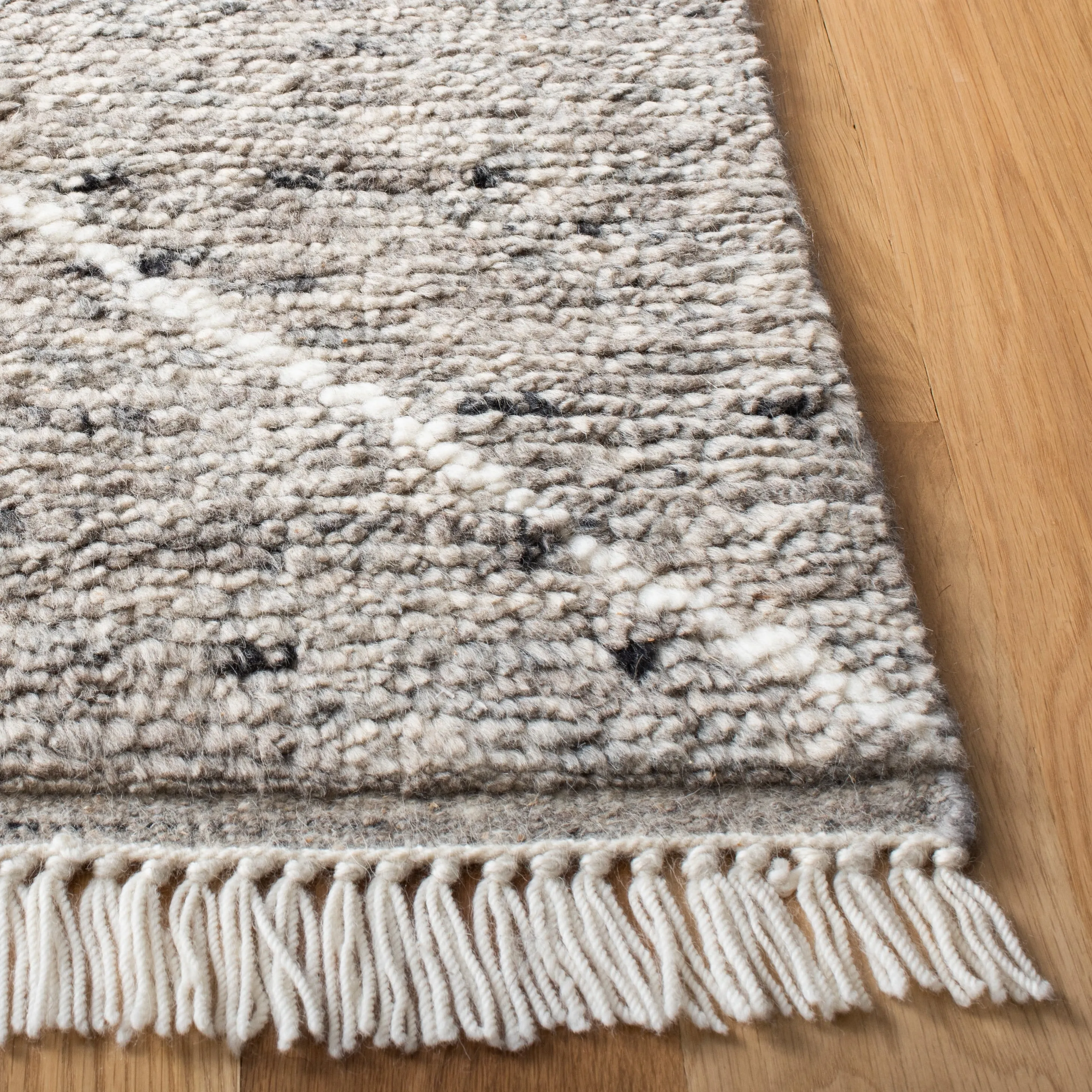 SAFAVIEH Hand-Knotted Casablanca Shag Misi Moroccan Wool Fringe Rug