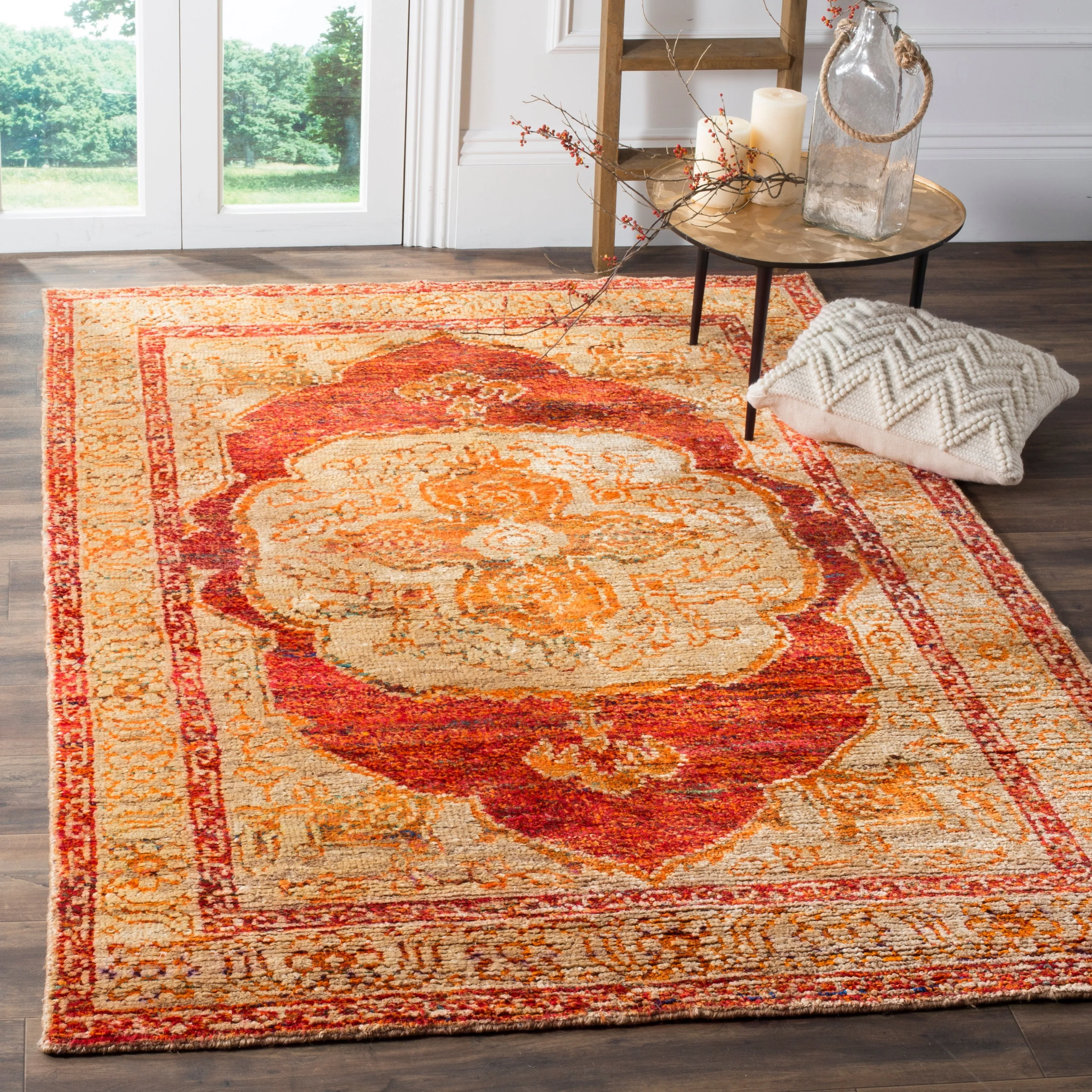 SAFAVIEH Hand-knotted Tangier Effi Modern Wool Rug