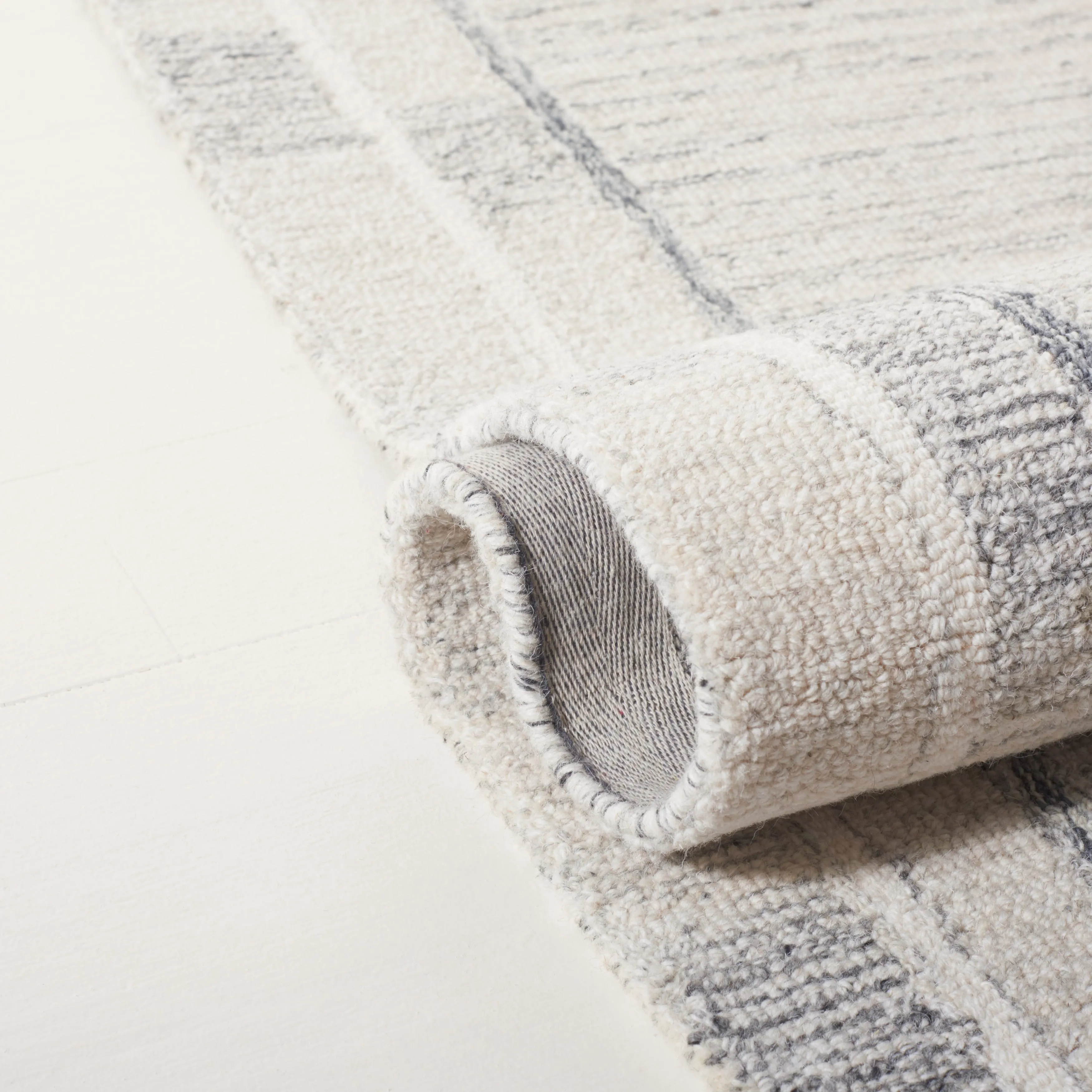 SAFAVIEH Hand-Tufted Lauren Ralph Lauren Nadra Traditional Wool Rug