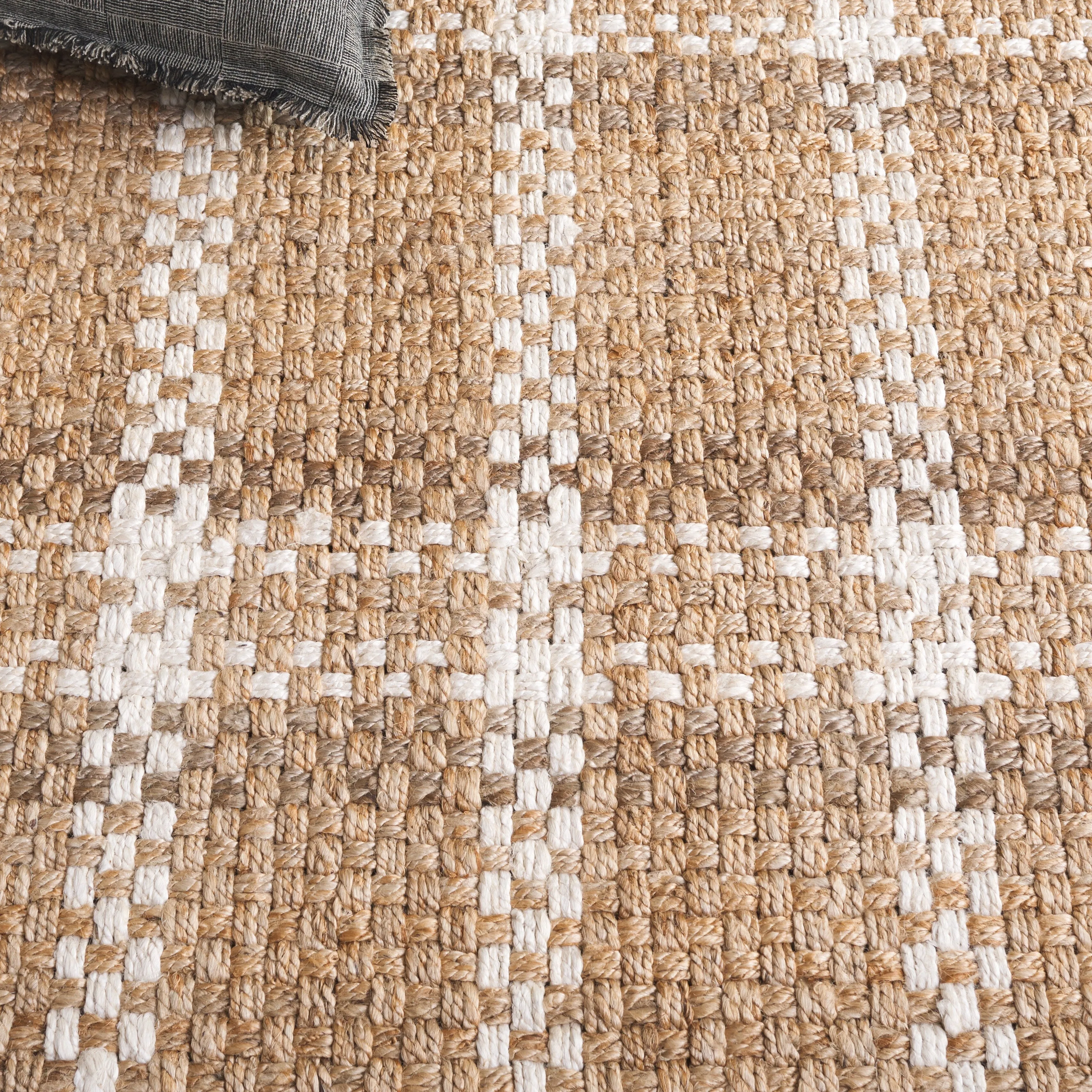 SAFAVIEH Hand-Woven Natural Fiber Trisha Casual Jute Rug