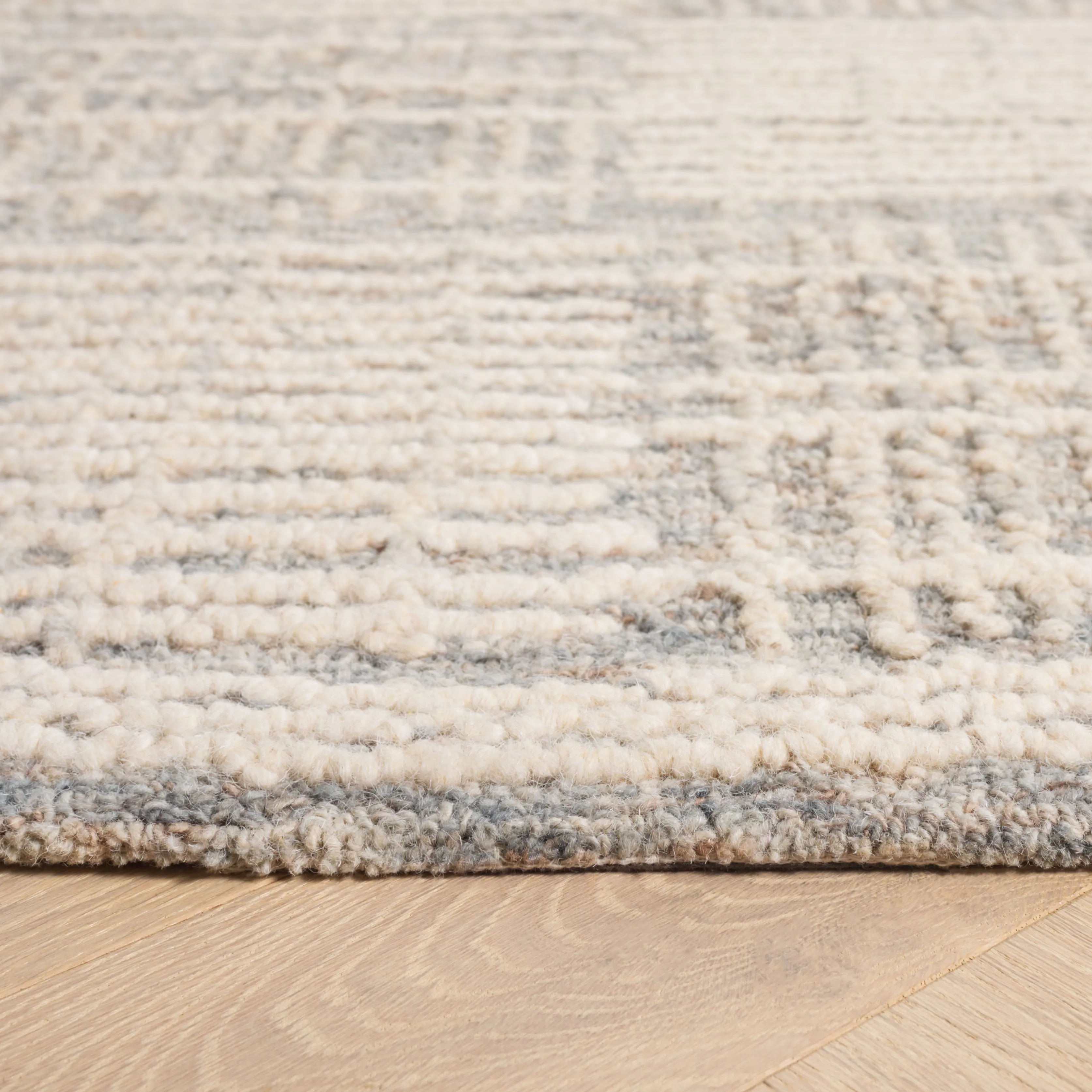 SAFAVIEH Handmade Abstract Anoek Checkered Wool Rug