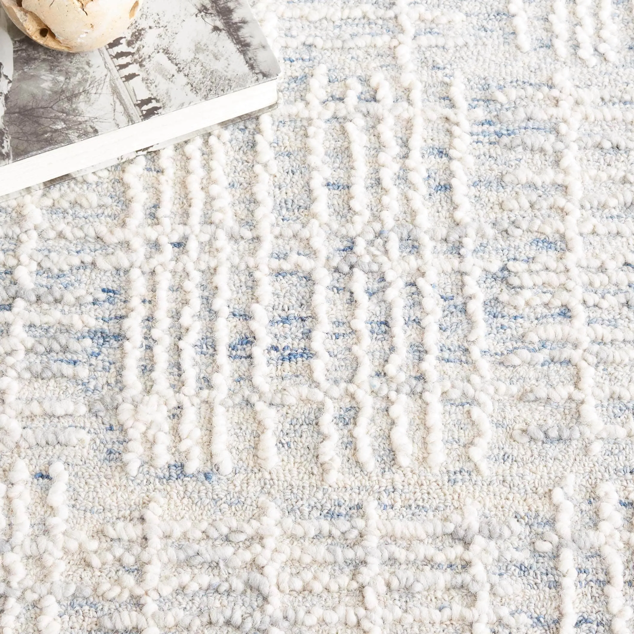 SAFAVIEH Handmade Abstract Anoek Checkered Wool Rug