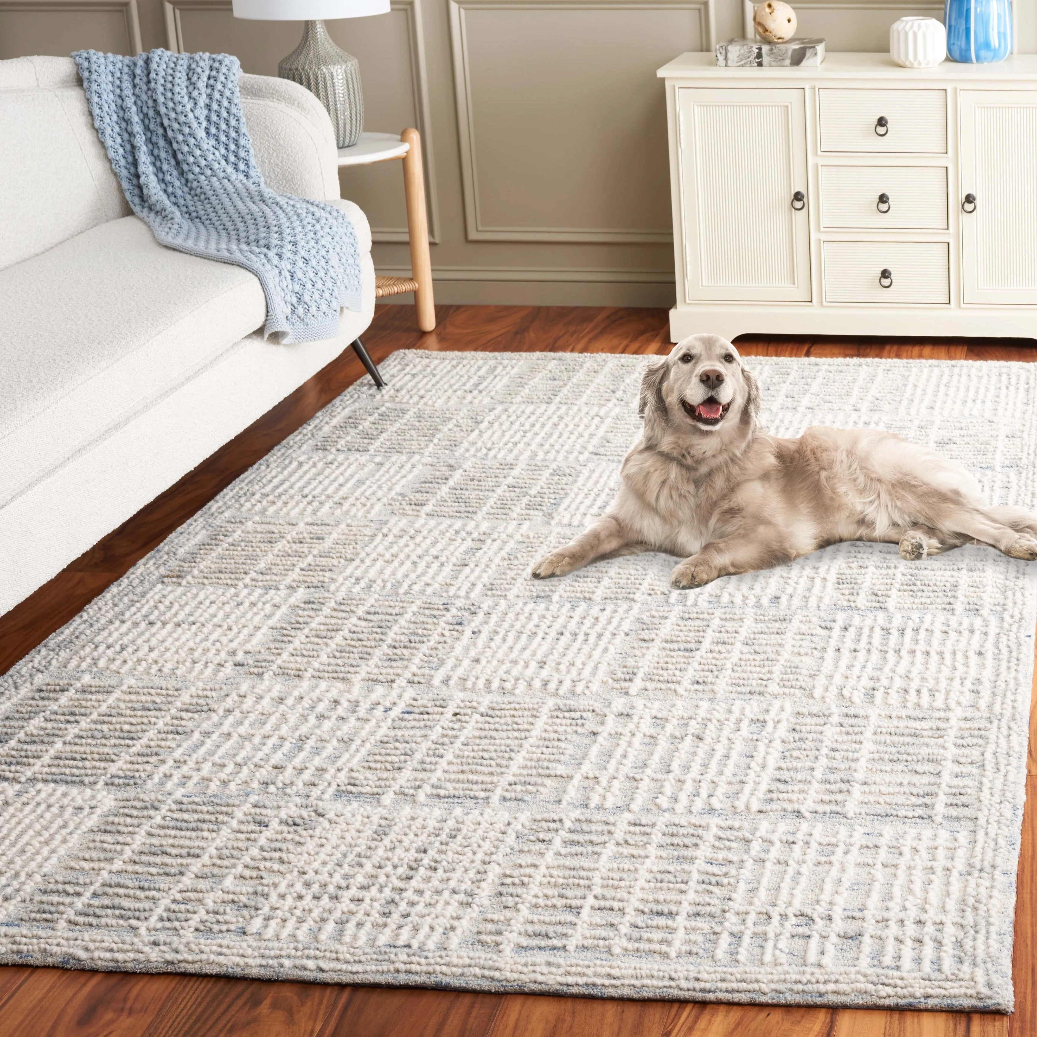 SAFAVIEH Handmade Abstract Anoek Checkered Wool Rug