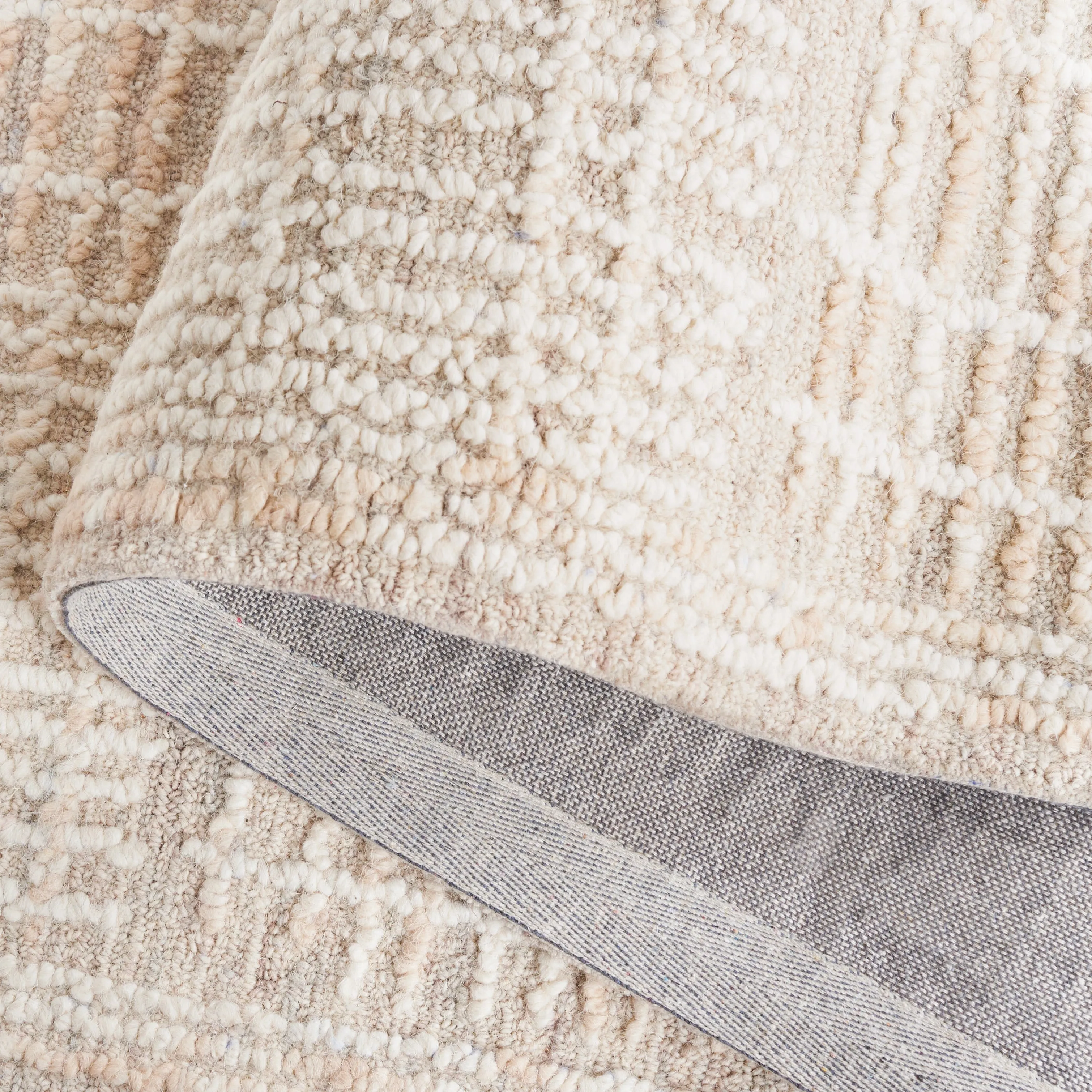 SAFAVIEH Handmade Abstract Anoek Checkered Wool Rug