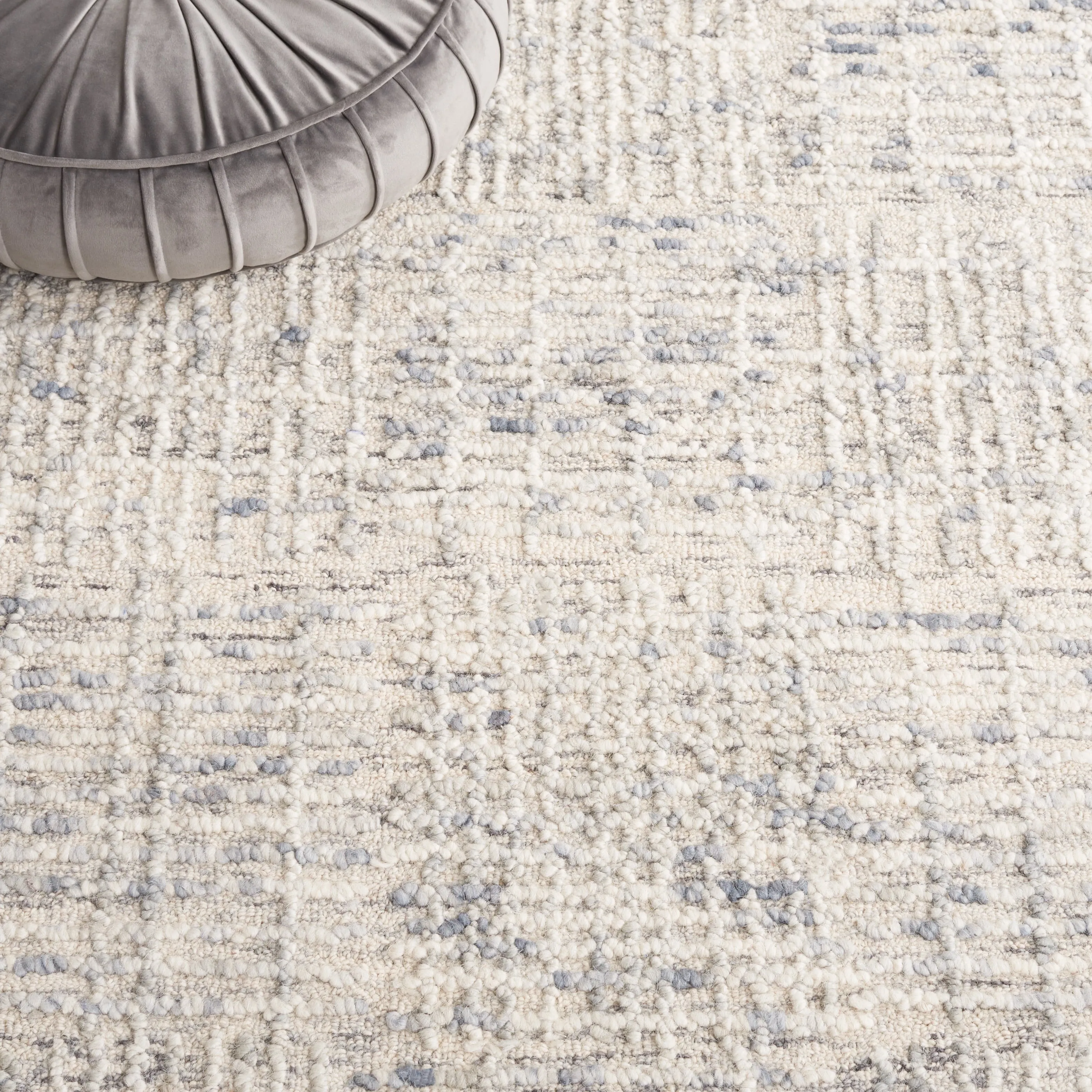 SAFAVIEH Handmade Abstract Anoek Checkered Wool Rug