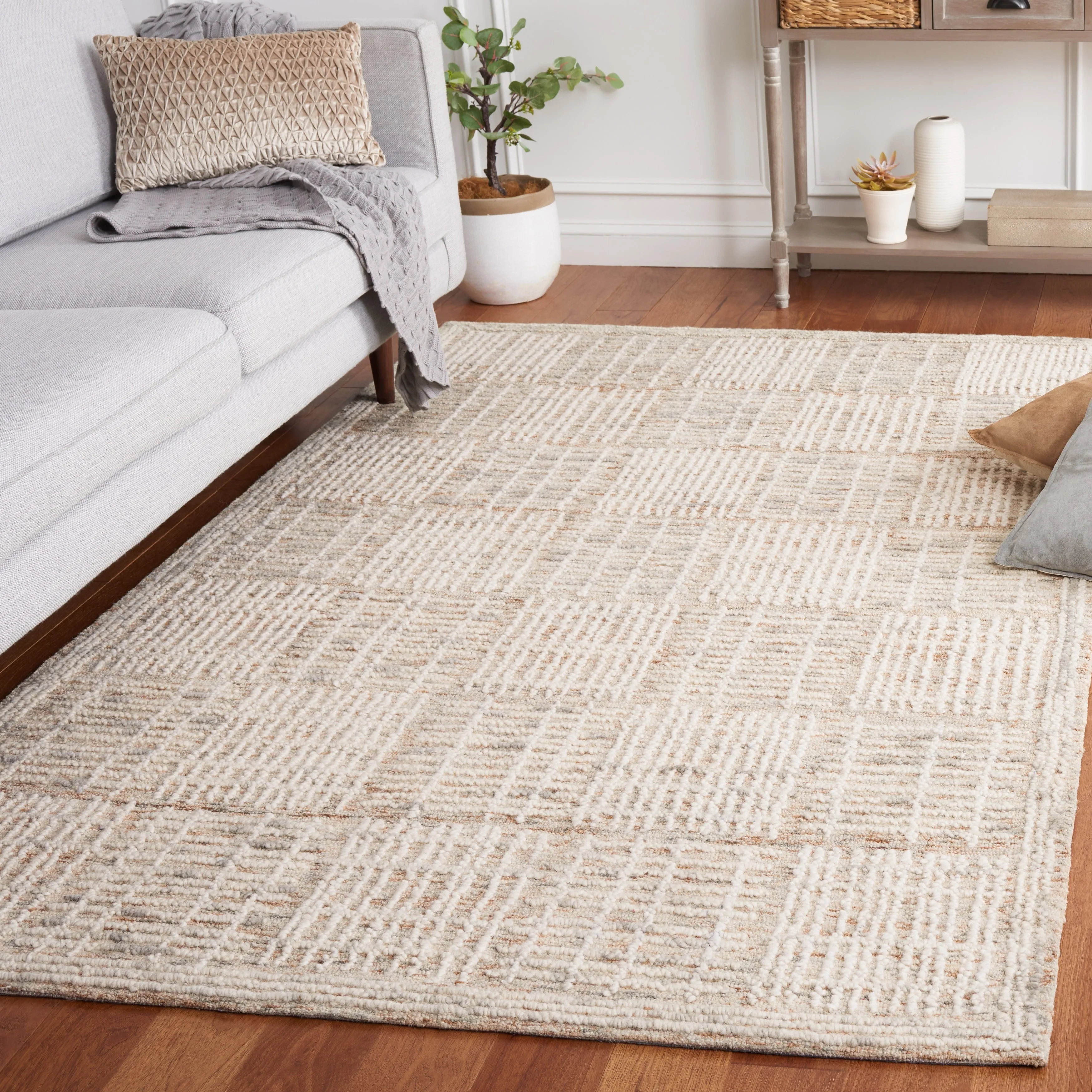 SAFAVIEH Handmade Abstract Anoek Checkered Wool Rug