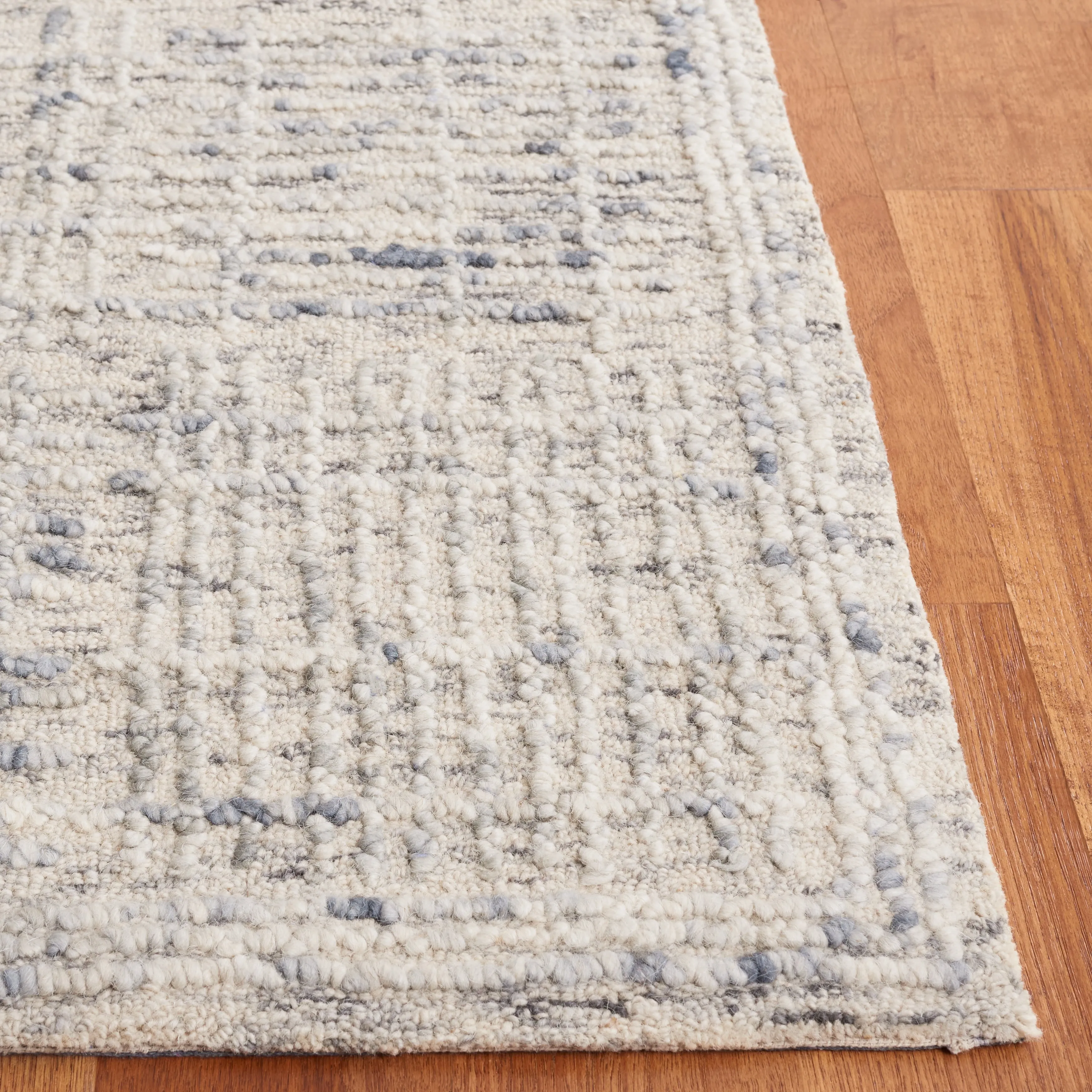 SAFAVIEH Handmade Abstract Anoek Checkered Wool Rug