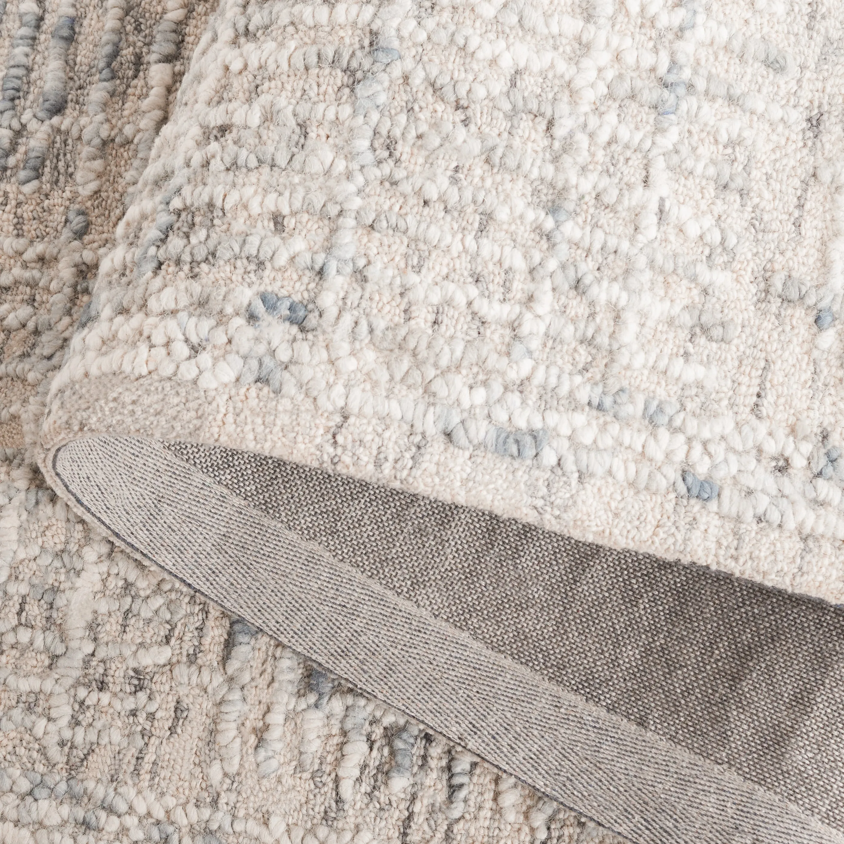 SAFAVIEH Handmade Abstract Anoek Checkered Wool Rug