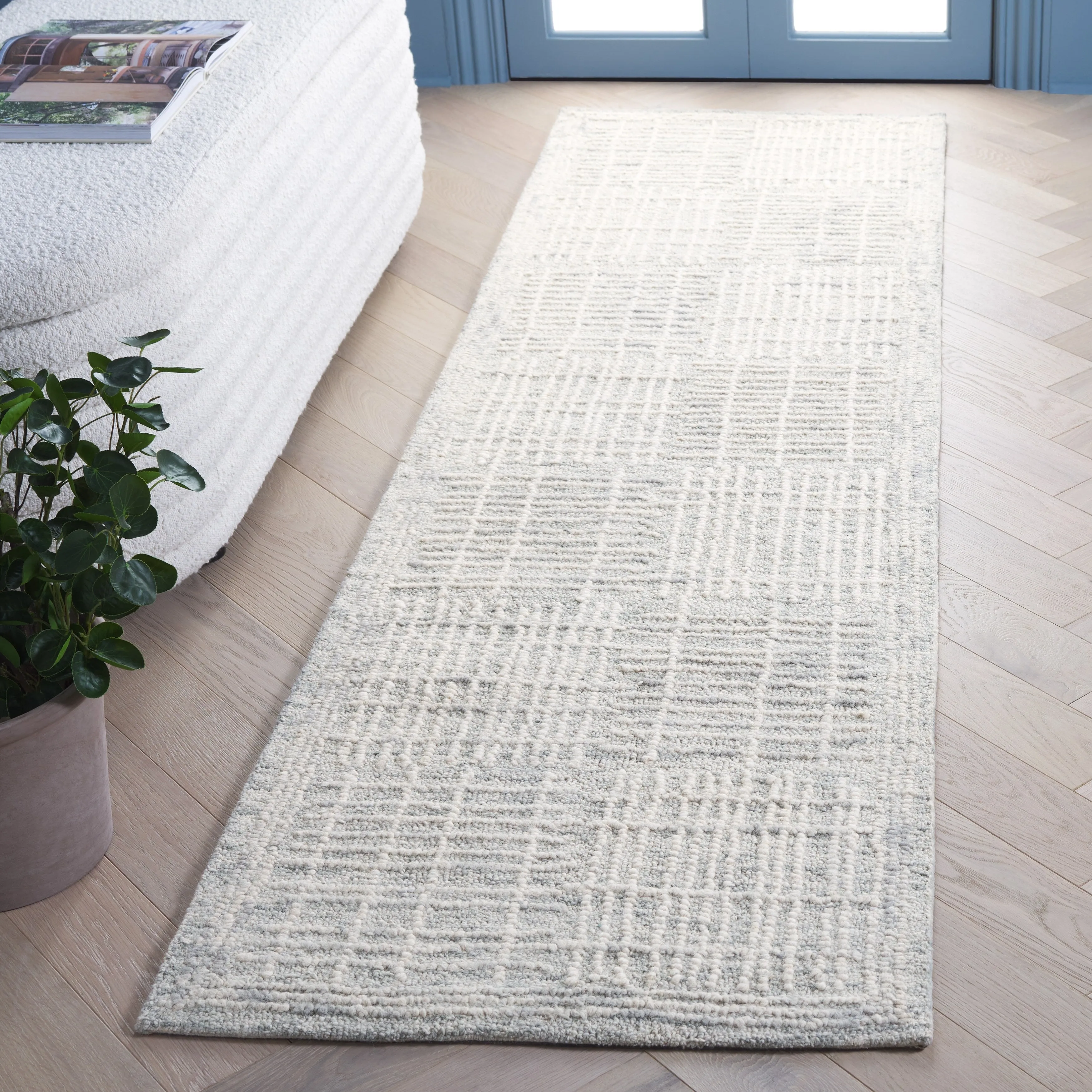 SAFAVIEH Handmade Abstract Anoek Checkered Wool Rug