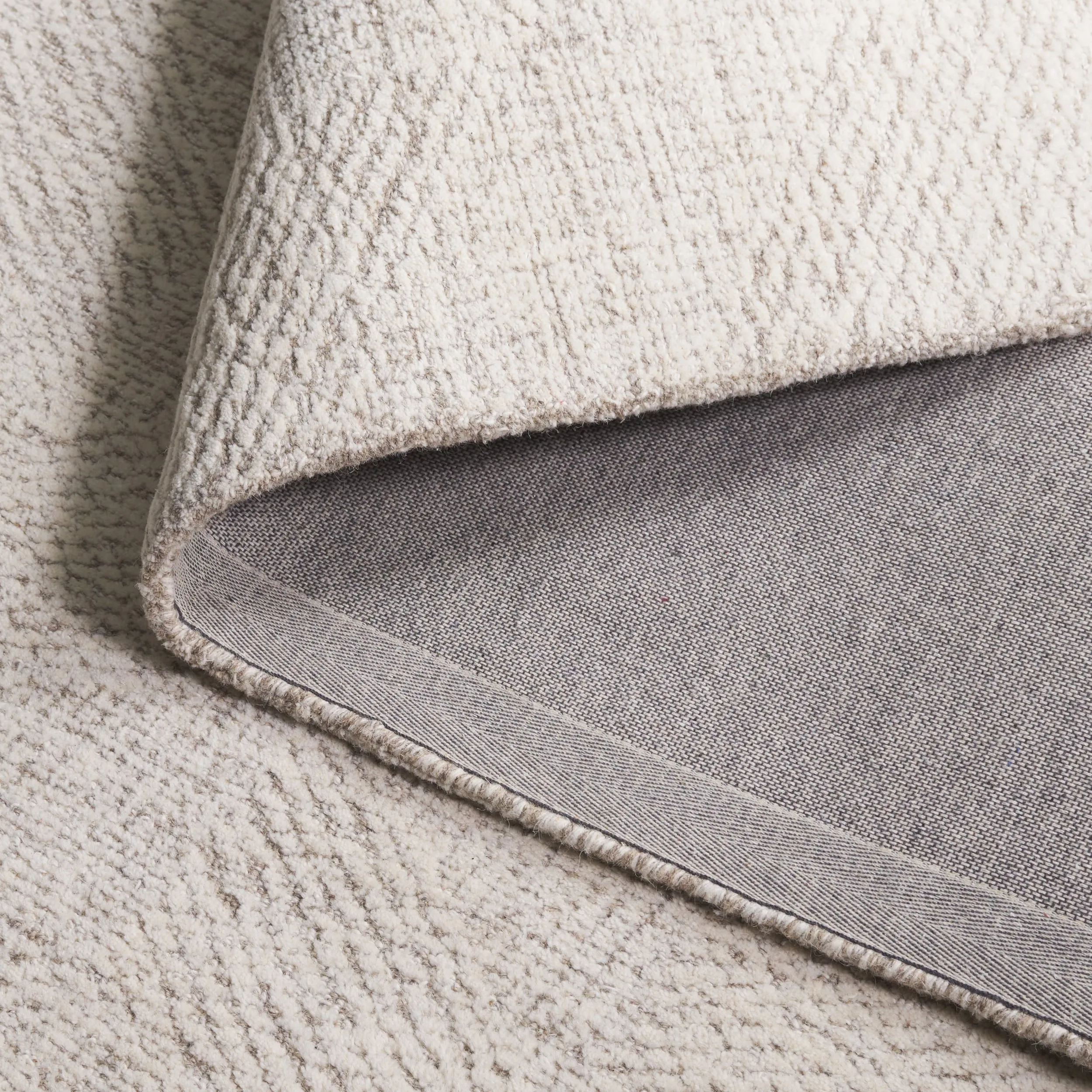 SAFAVIEH Handmade Abstract Arnridur Contemporary Wool Rug