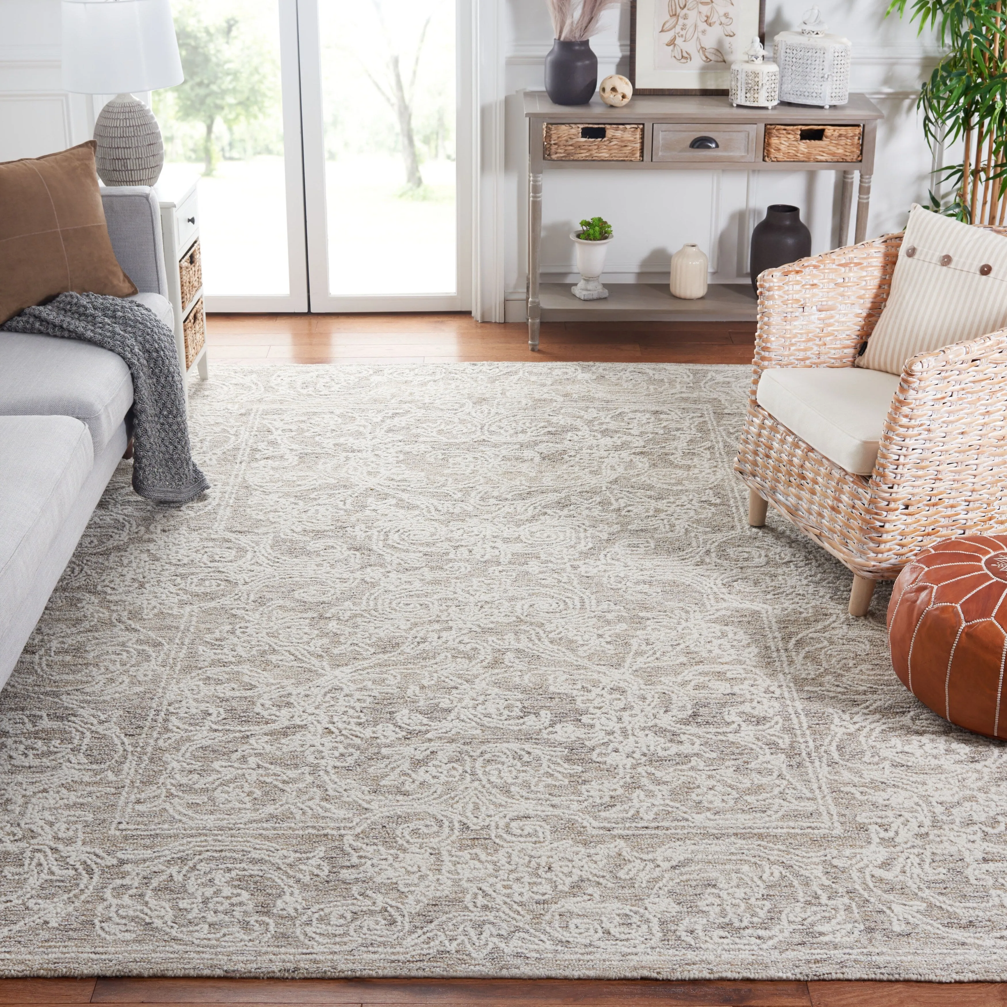 SAFAVIEH Handmade Abstract Fouke Wool Rug
