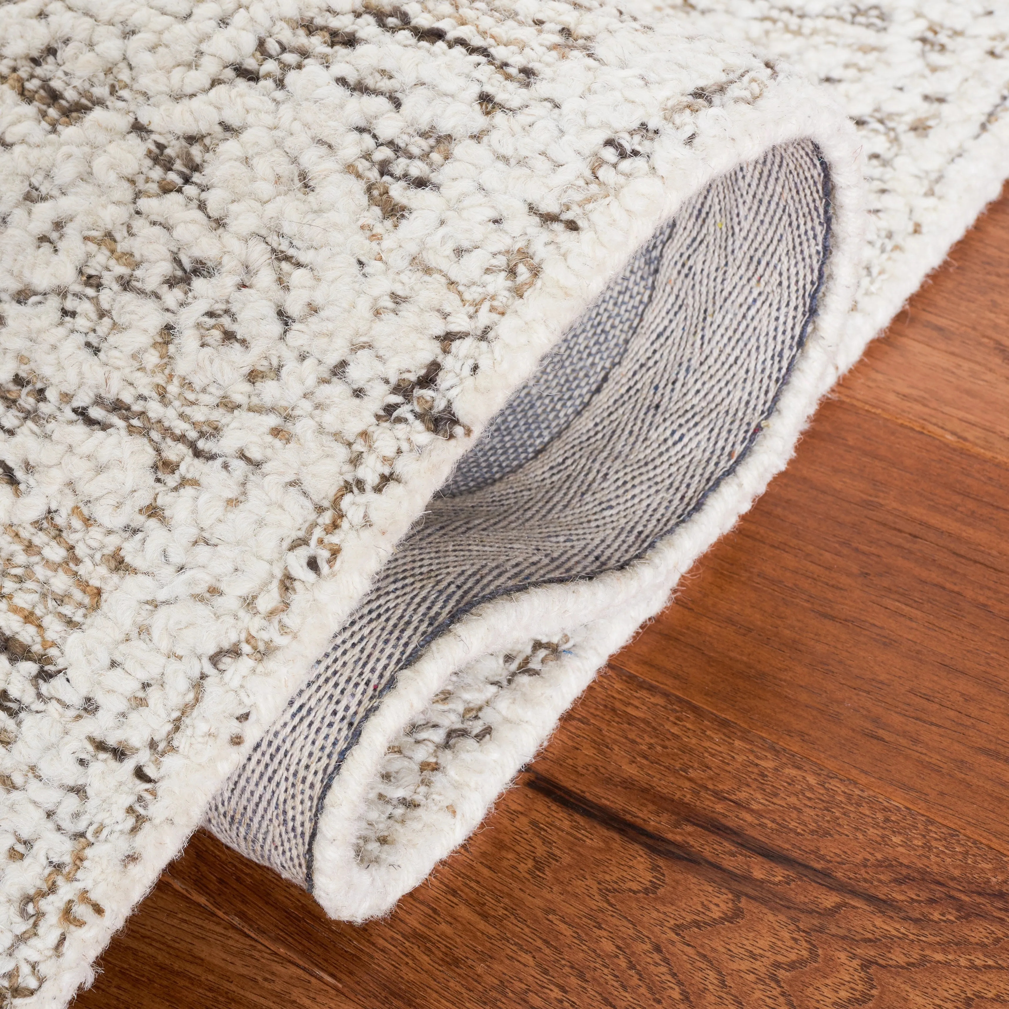 SAFAVIEH Handmade Abstract Fouke Wool Rug