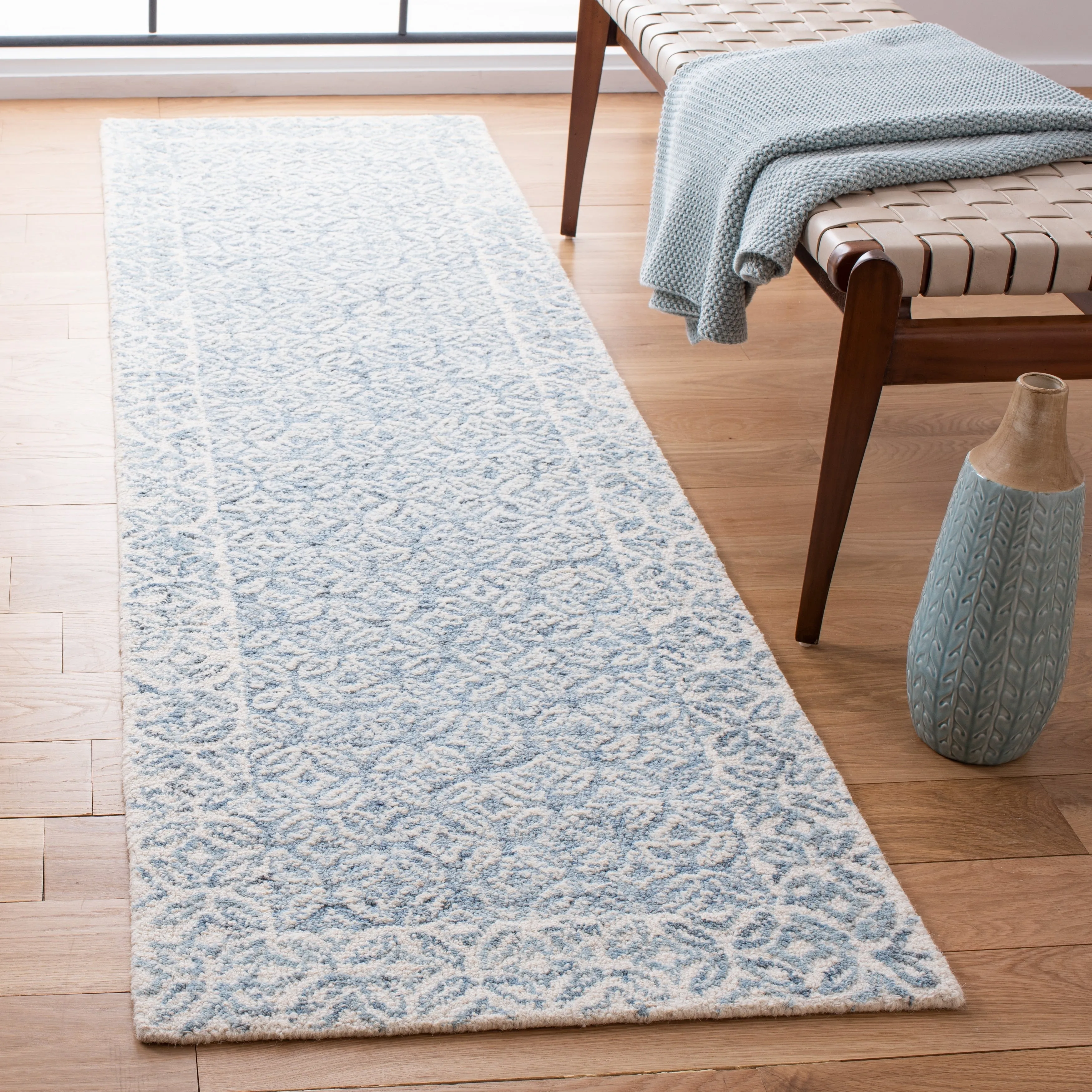 SAFAVIEH Handmade Abstract Lubomira Modern Wool Rug