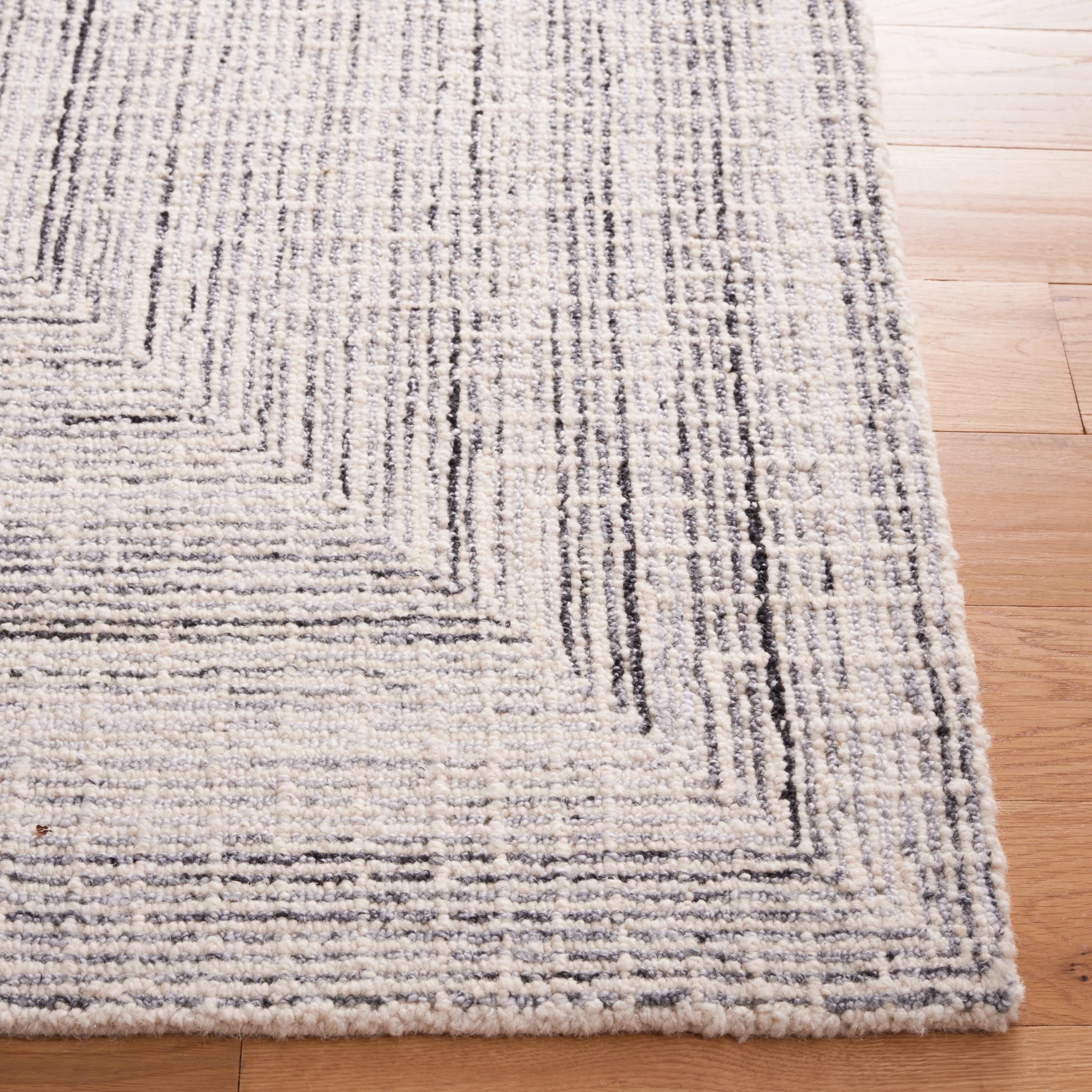 SAFAVIEH Handmade Abstract Maggy Modern Wool Rug