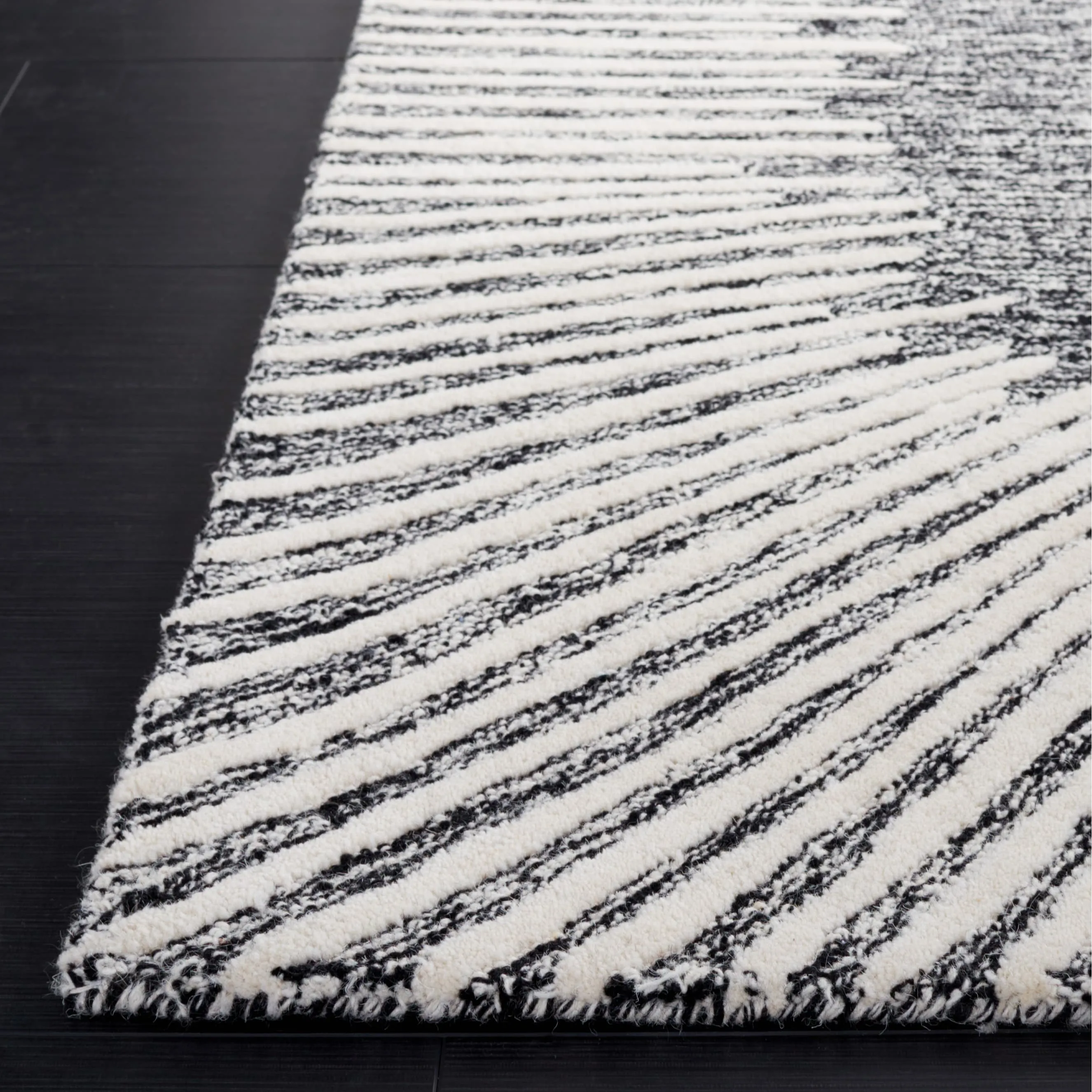 SAFAVIEH Handmade Abstract Sofoula Modern Wool Rug