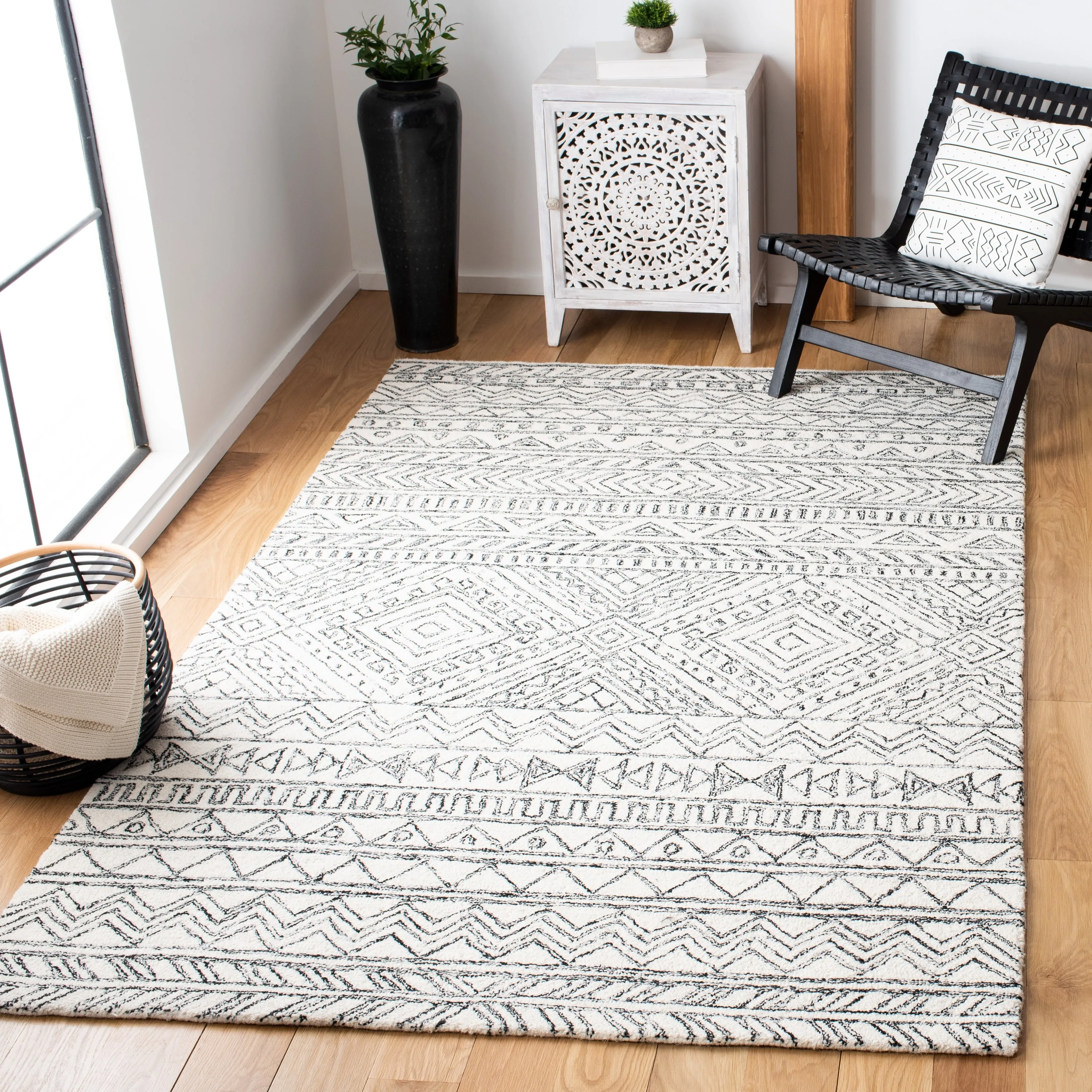 SAFAVIEH Handmade Aspen Friedburg Moroccan Boho Wool Rug