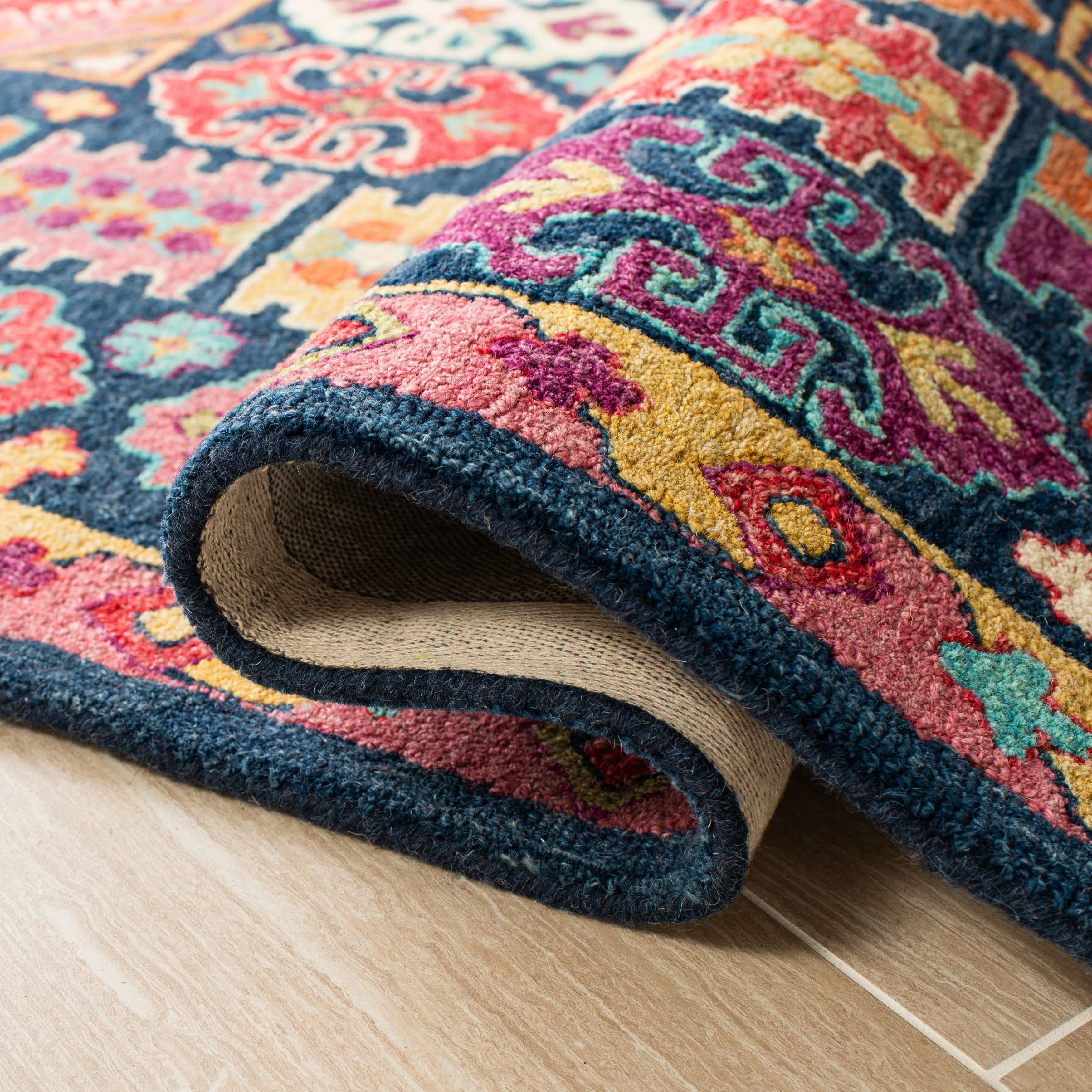 SAFAVIEH Handmade Aspen Maire Bohemian Wool Rug