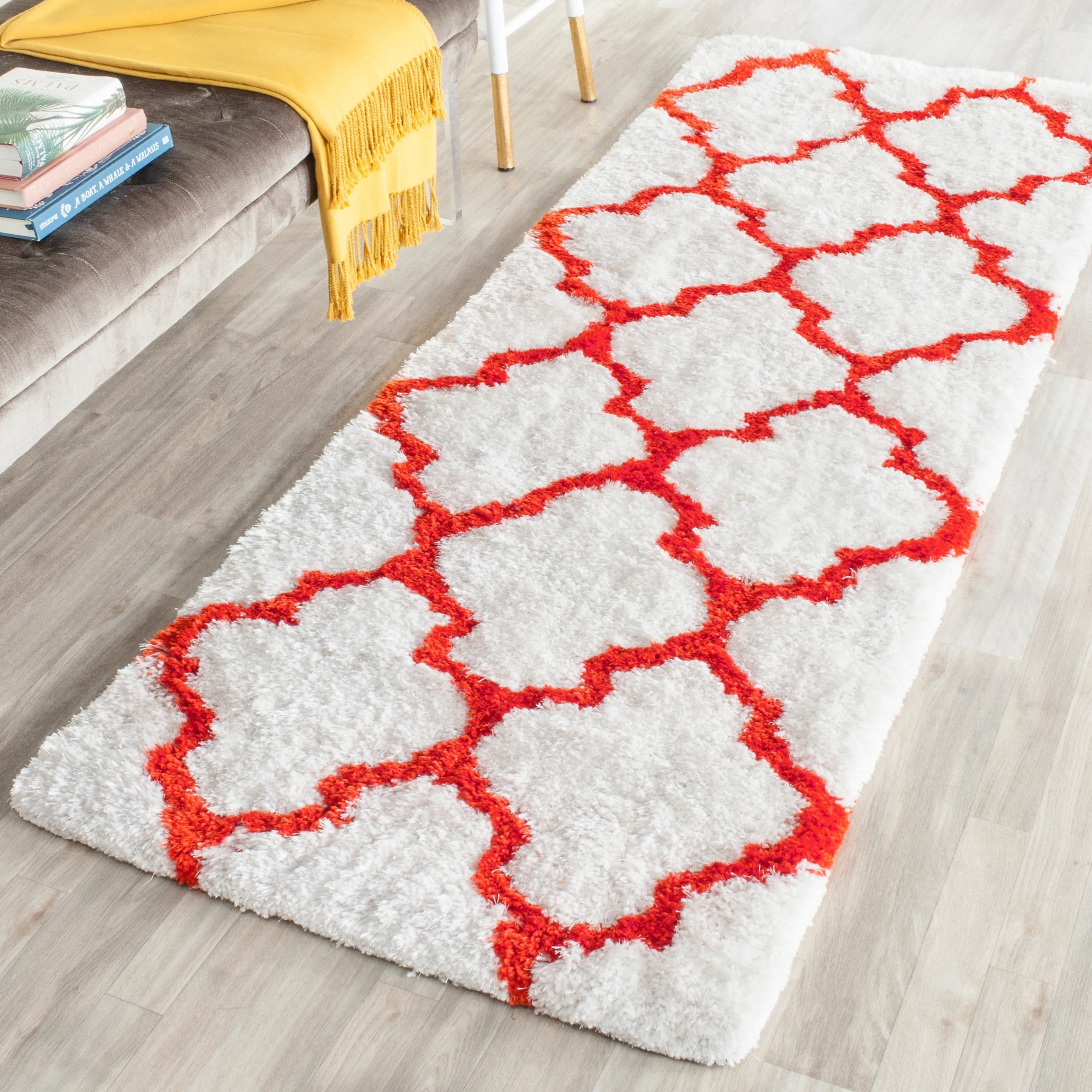 SAFAVIEH Handmade Barcelona Shag Kiyo Polyester Rug