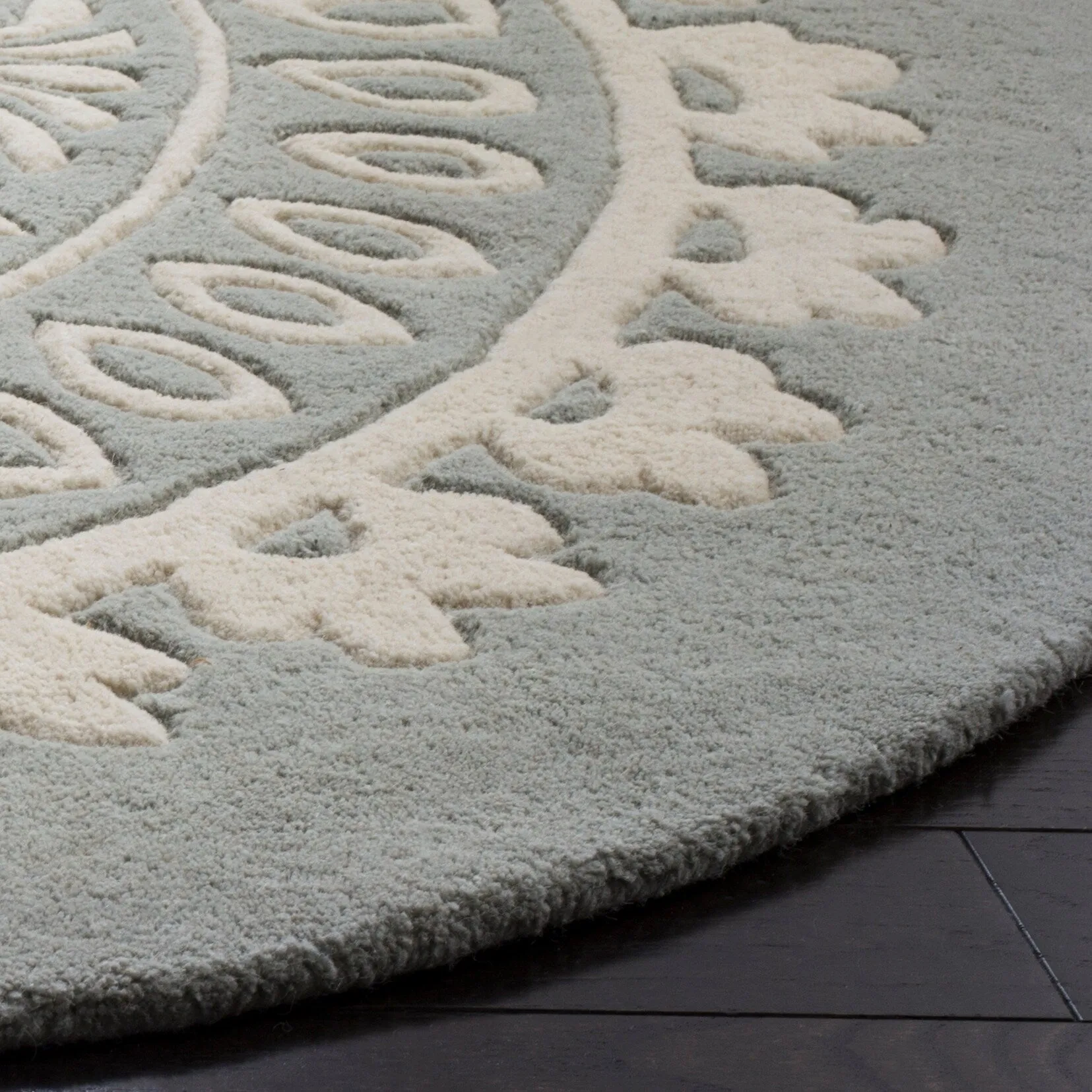SAFAVIEH Handmade Bella Heerine Modern Floral Wool Rug