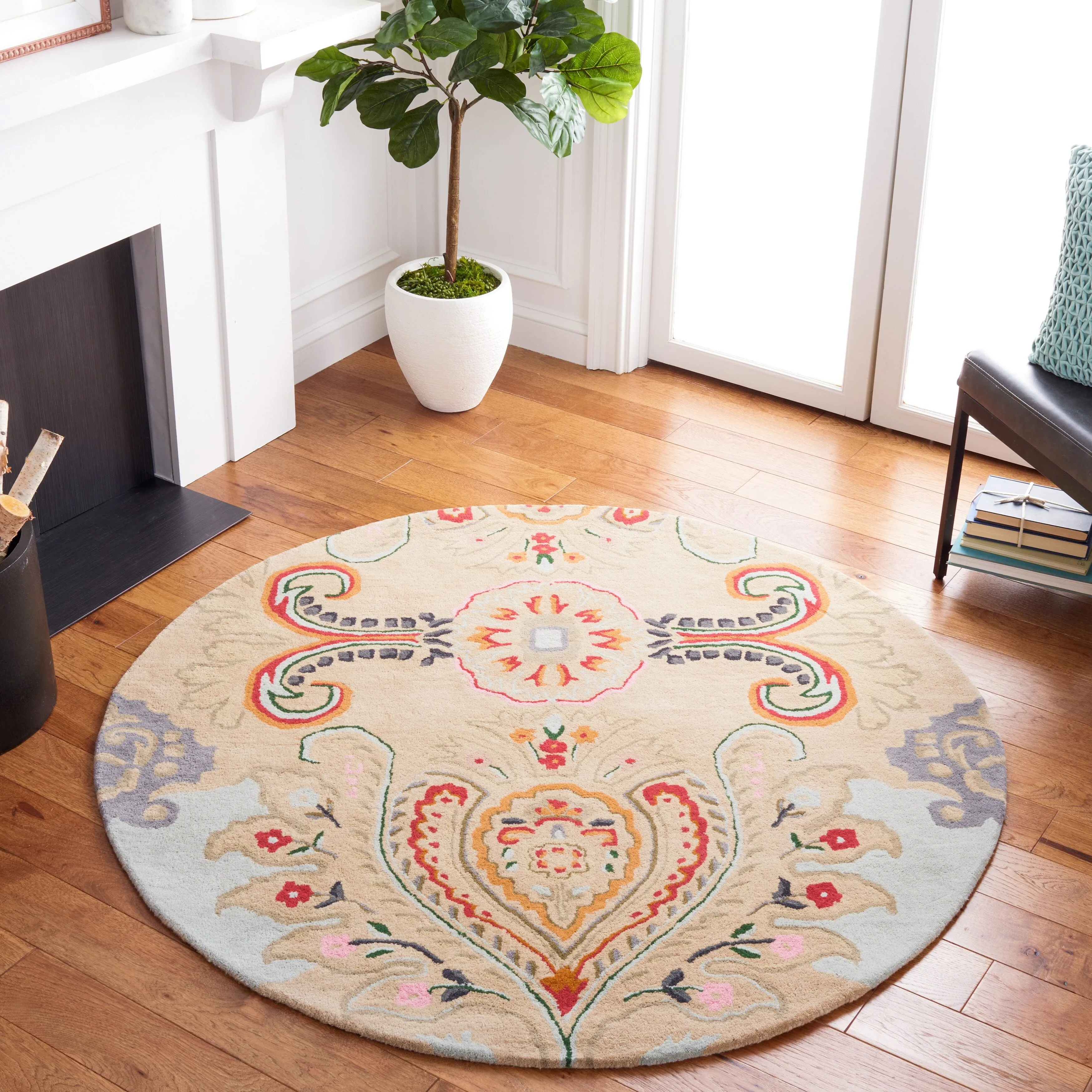 SAFAVIEH Handmade Bella Manjulata Floral Wool Rug