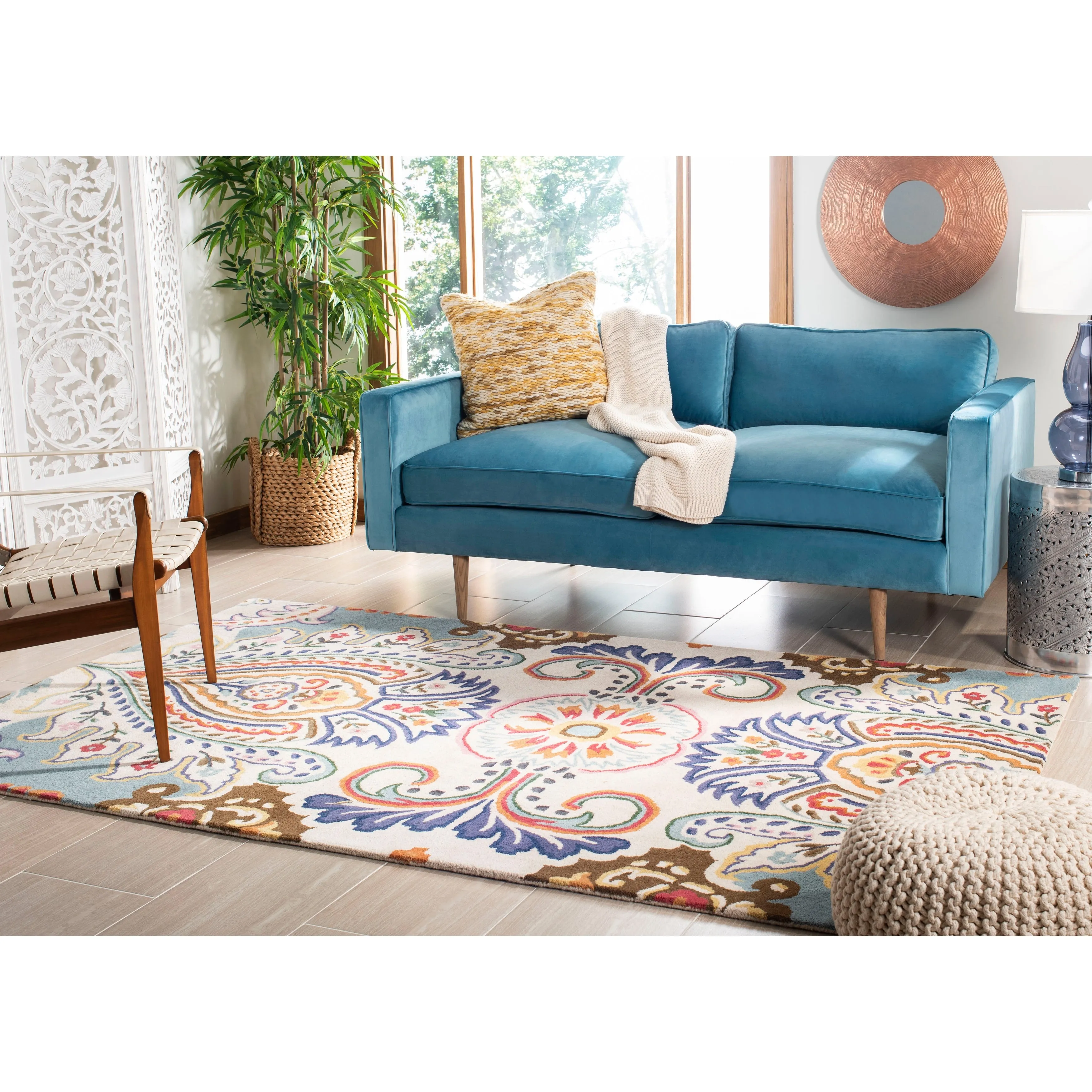 SAFAVIEH Handmade Bella Manjulata Floral Wool Rug