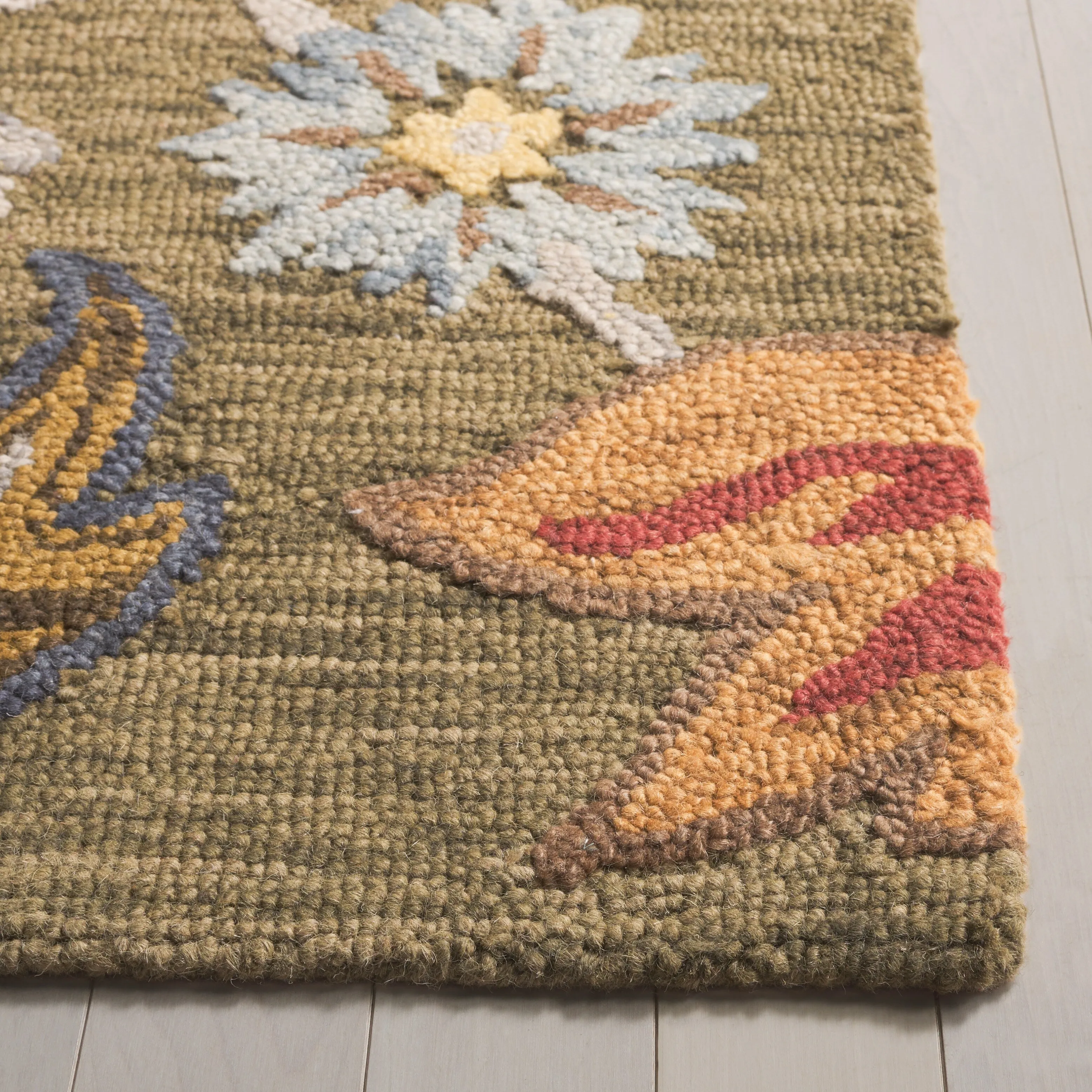 SAFAVIEH Handmade Blossom Chisato Contemporary Wool Rug