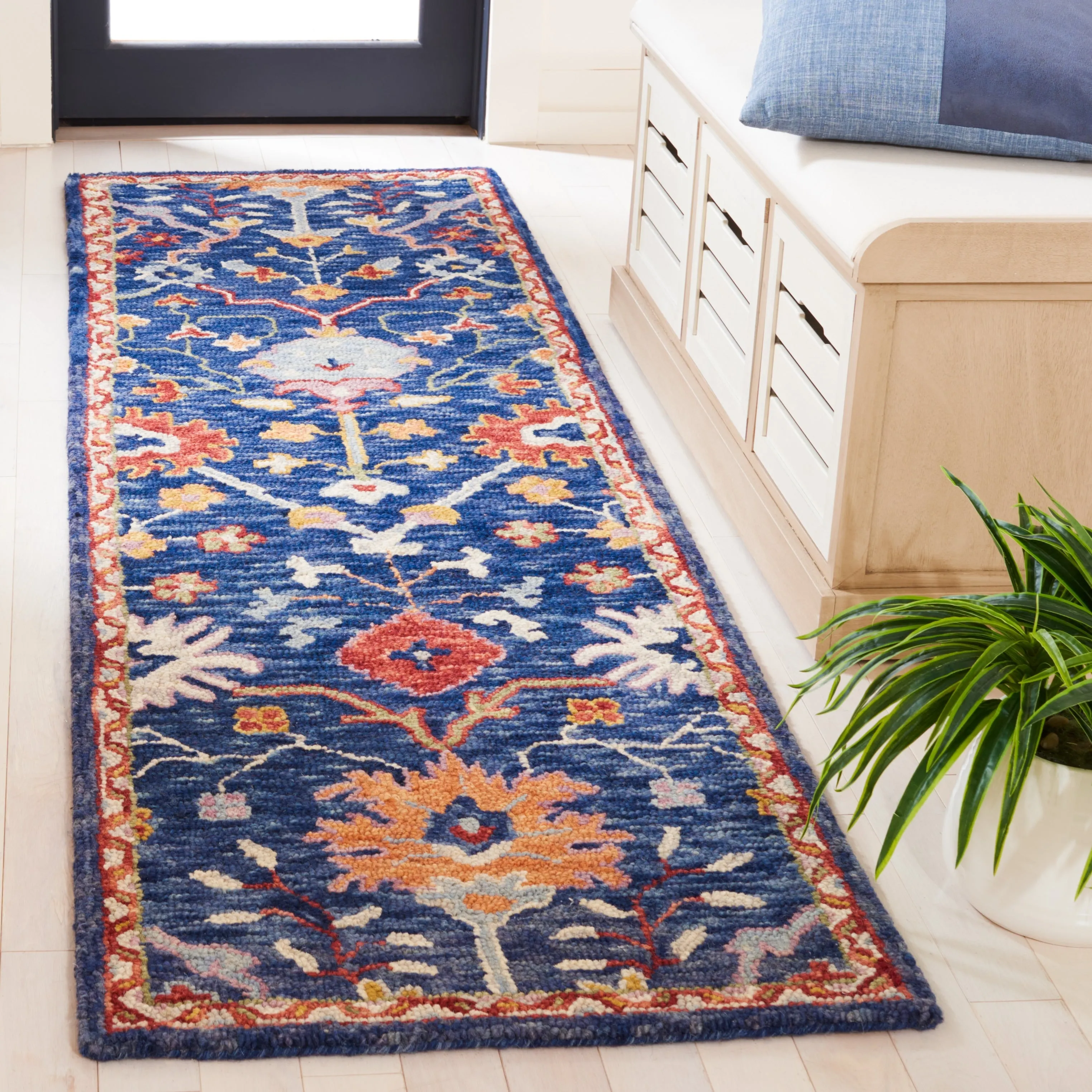 SAFAVIEH Handmade Blossom Elettra French Country Wool Rug
