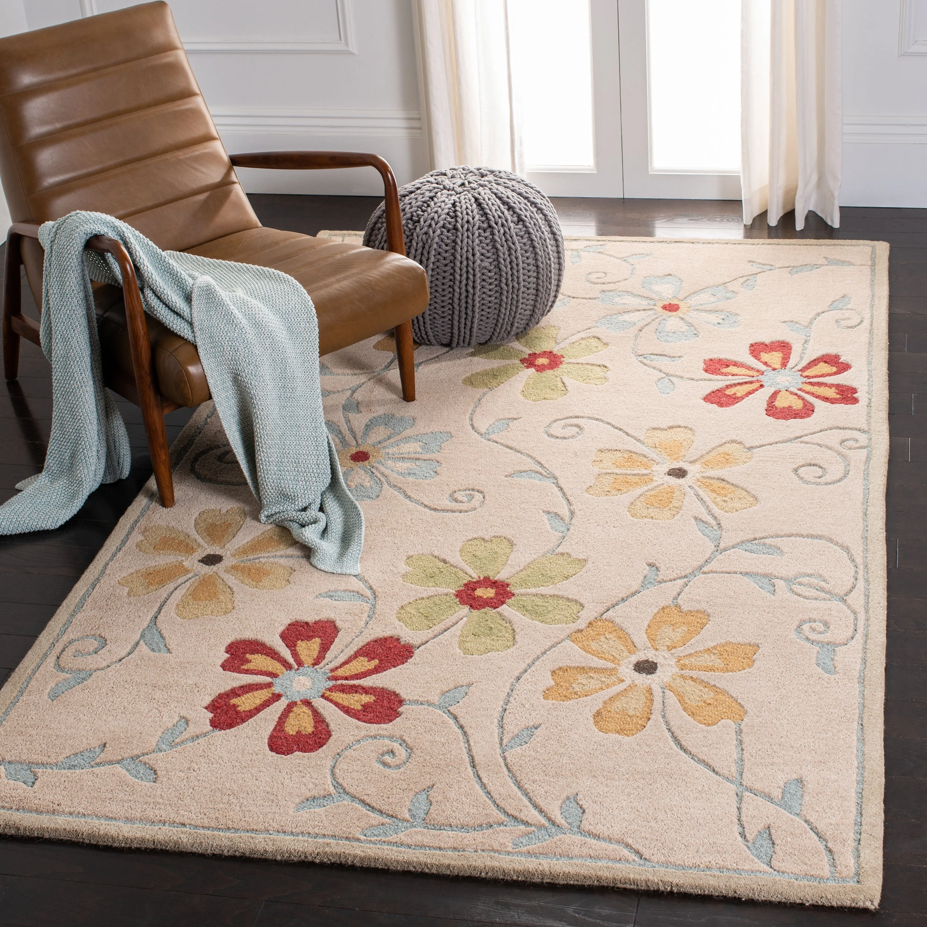 SAFAVIEH Handmade Blossom Jayasri Modern Floral Wool Rug
