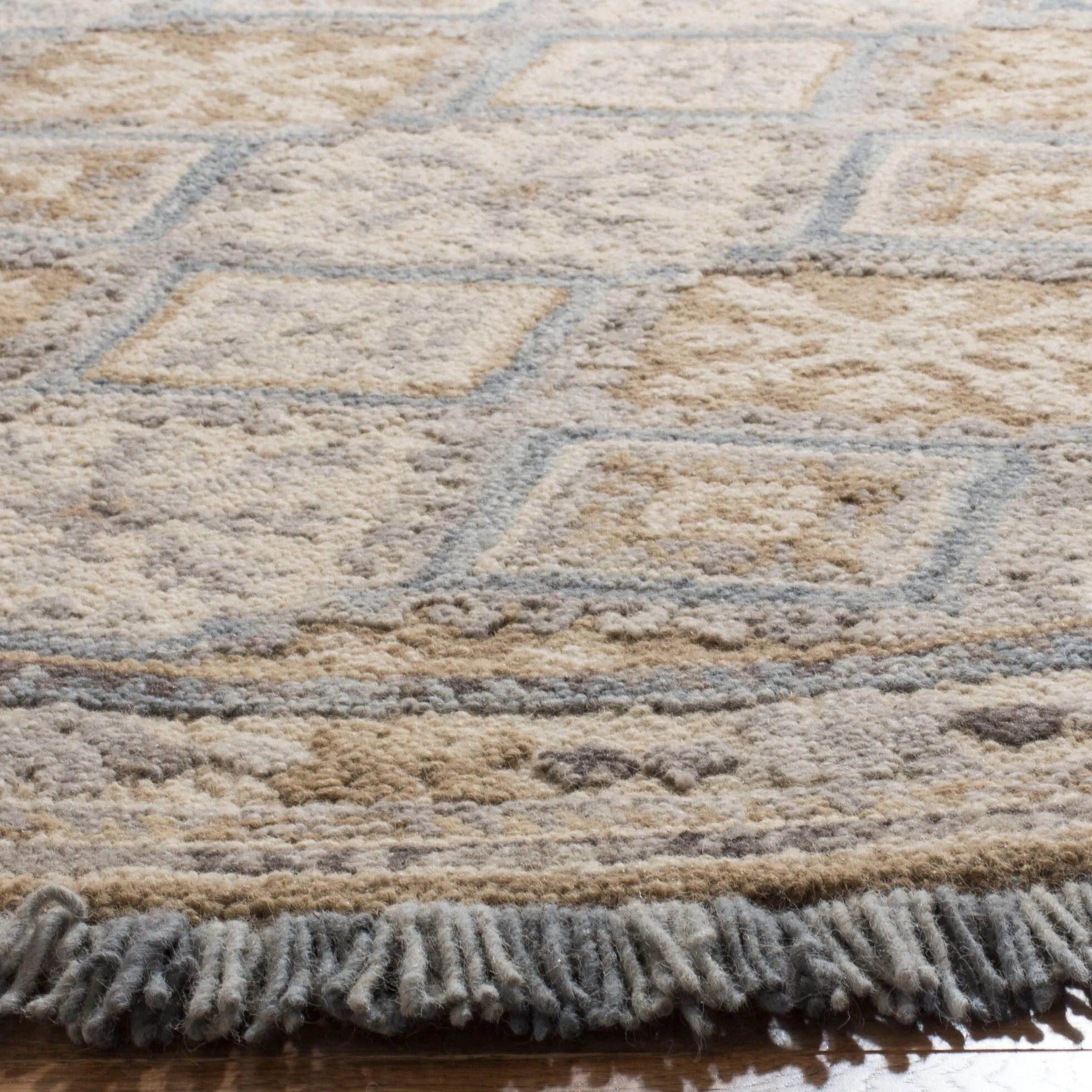 SAFAVIEH Handmade Blossom Kokoro Modern Floral Wool Rug
