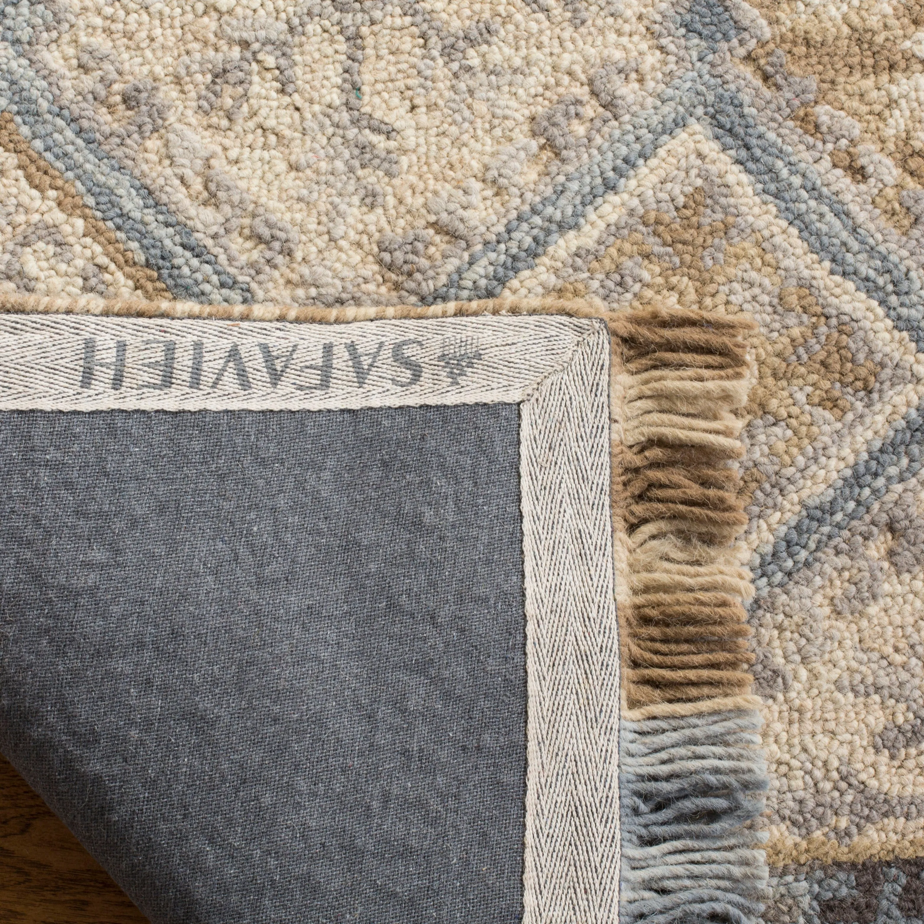 SAFAVIEH Handmade Blossom Kokoro Modern Floral Wool Rug