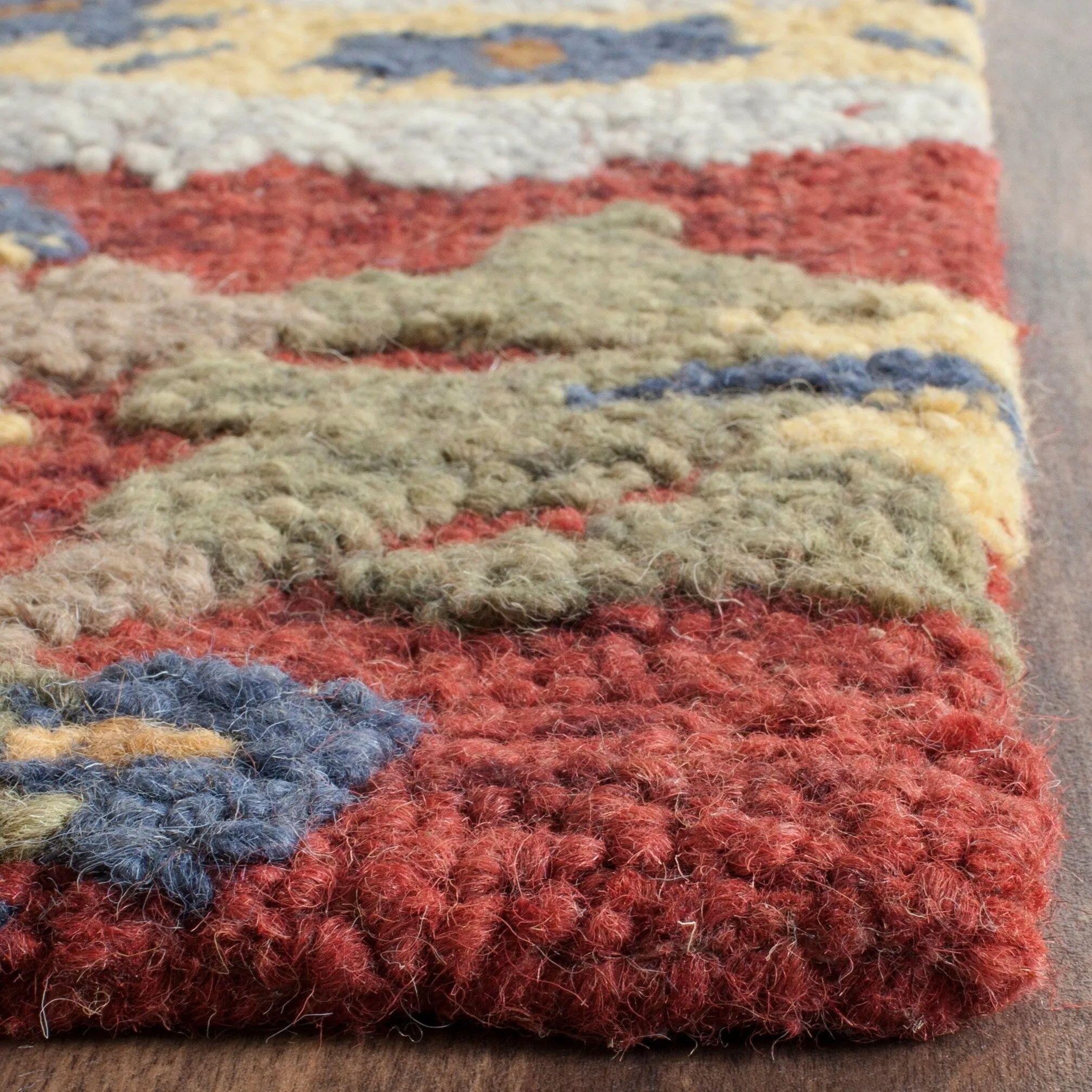 SAFAVIEH Handmade Blossom Maaret Modern Floral Wool Rug