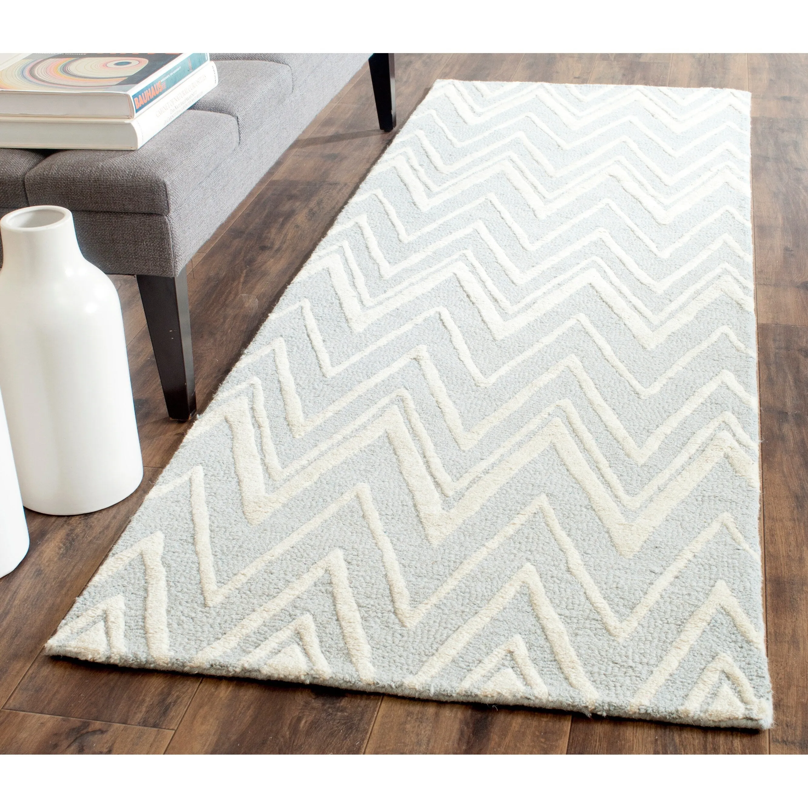 SAFAVIEH Handmade Cambridge Fumiko Modern Moroccan Wool Rug