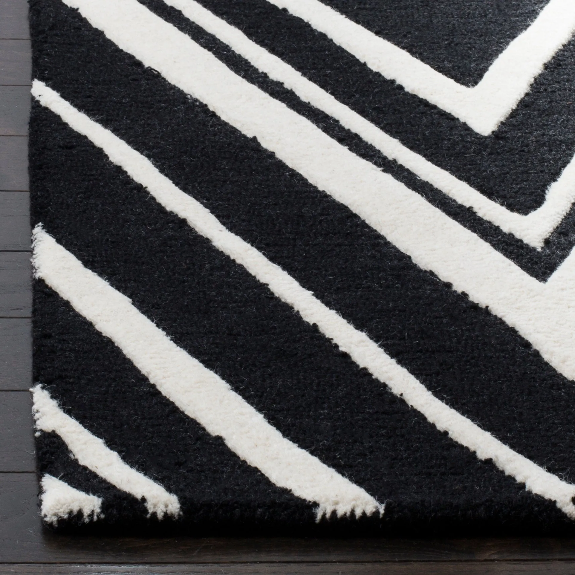 SAFAVIEH Handmade Cambridge Fumiko Modern Moroccan Wool Rug