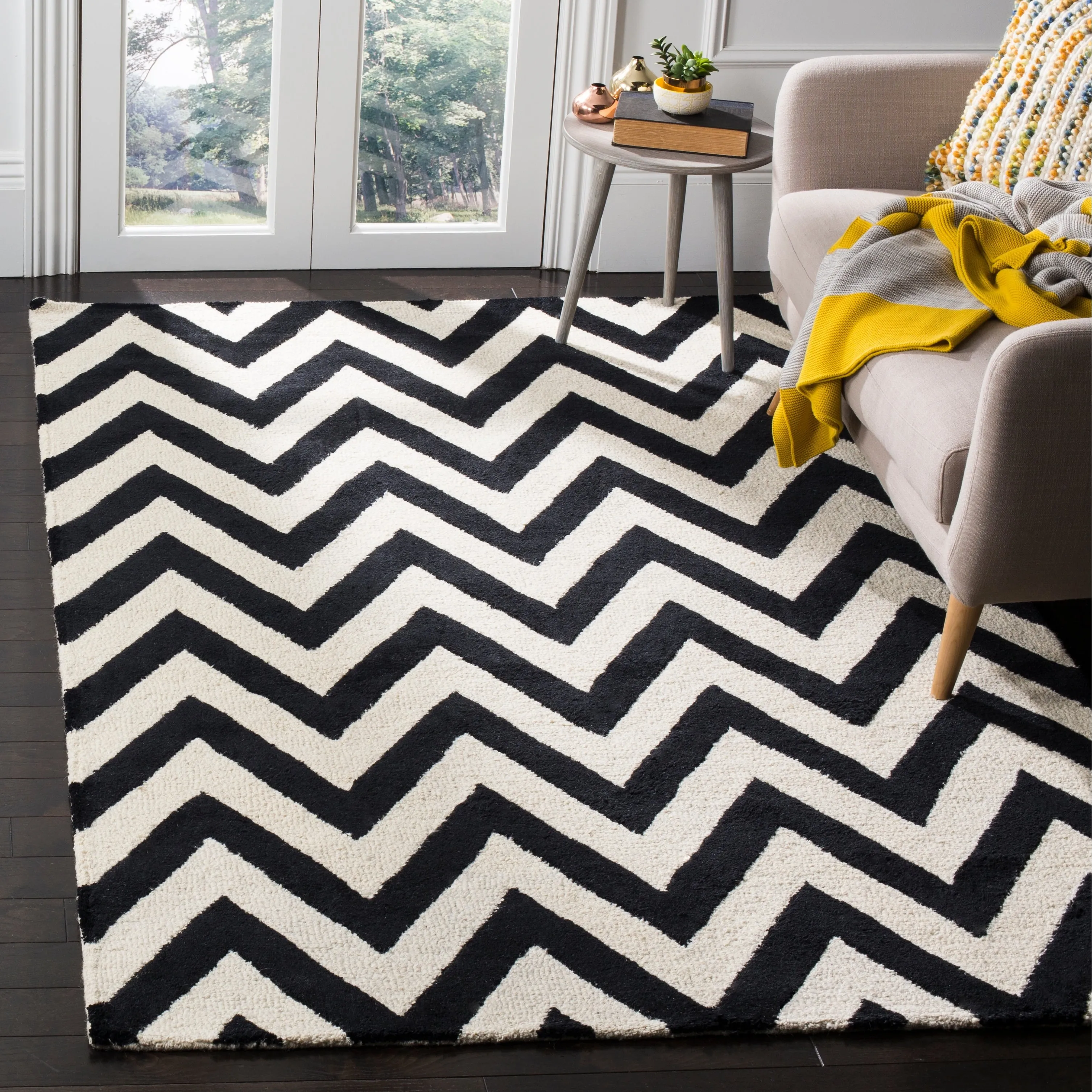 SAFAVIEH Handmade Cambridge Hicran Modern Moroccan Wool Rug