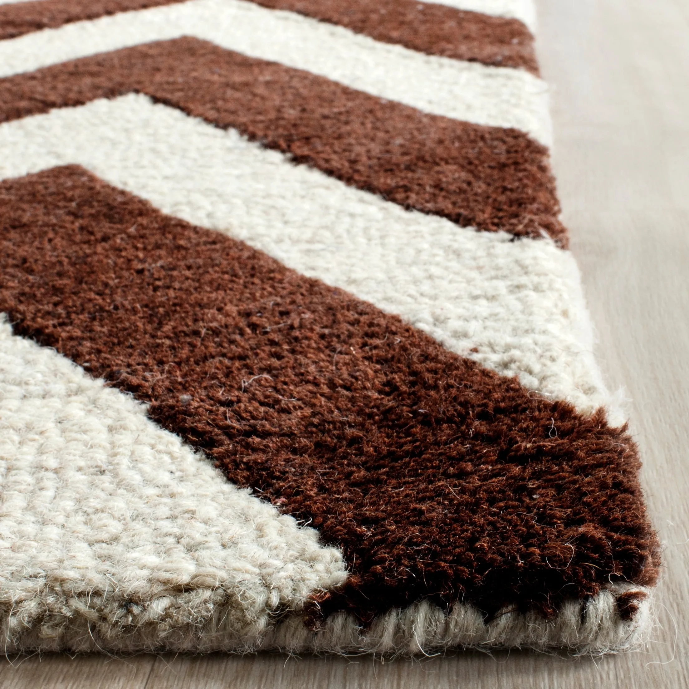 SAFAVIEH Handmade Cambridge Hicran Modern Moroccan Wool Rug
