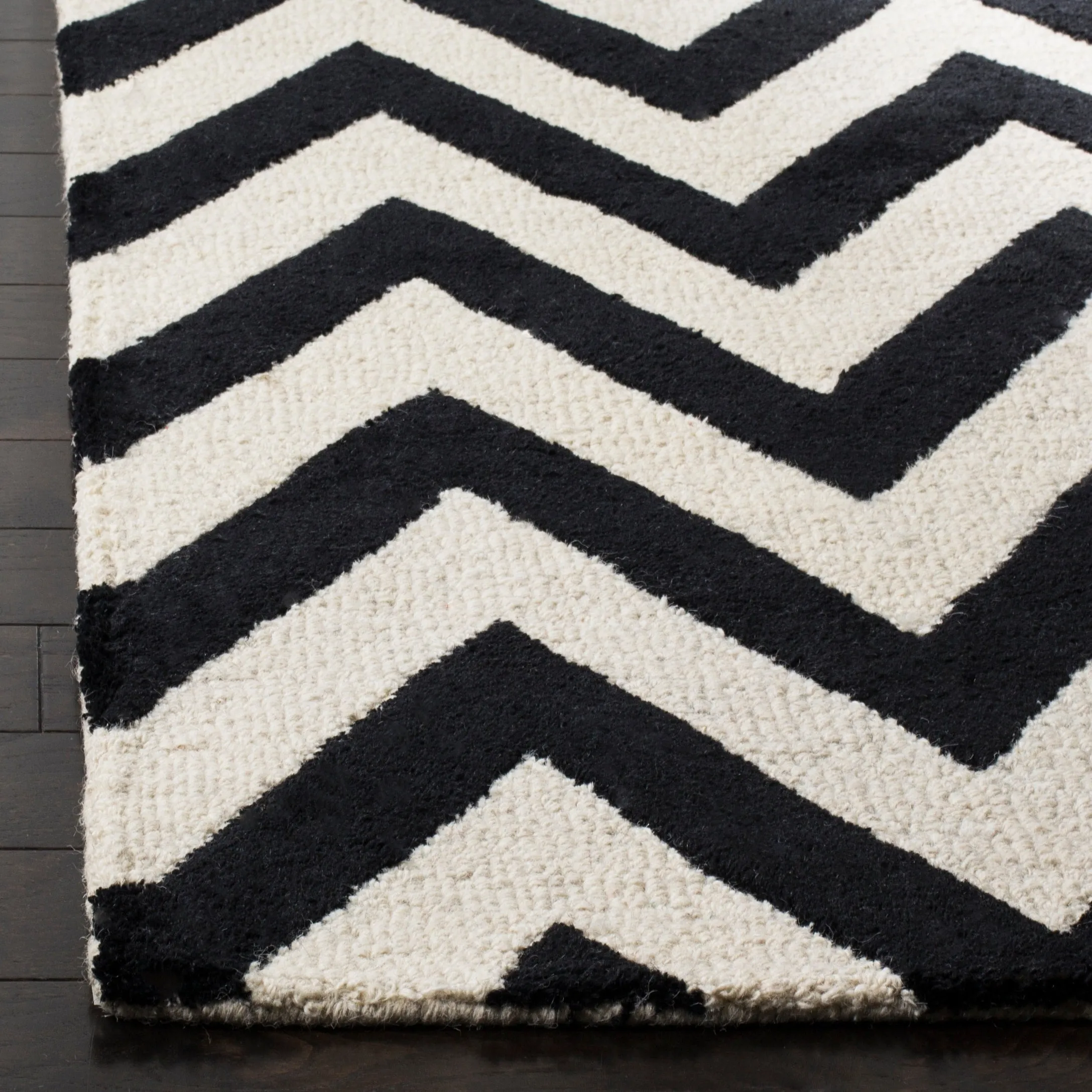 SAFAVIEH Handmade Cambridge Hicran Modern Moroccan Wool Rug