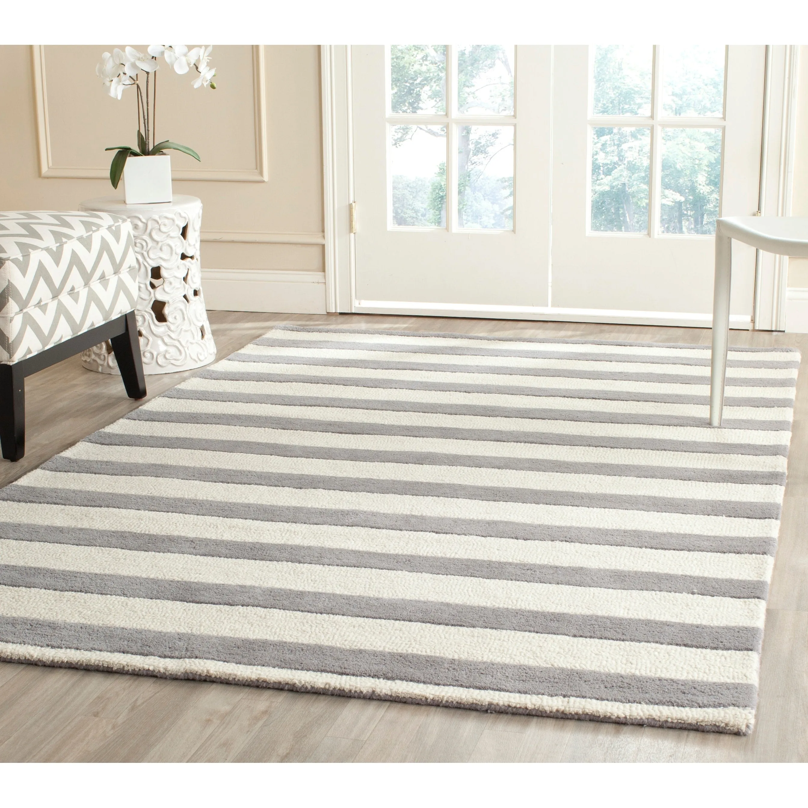SAFAVIEH Handmade Cambridge Liudmila Modern Wool Rug