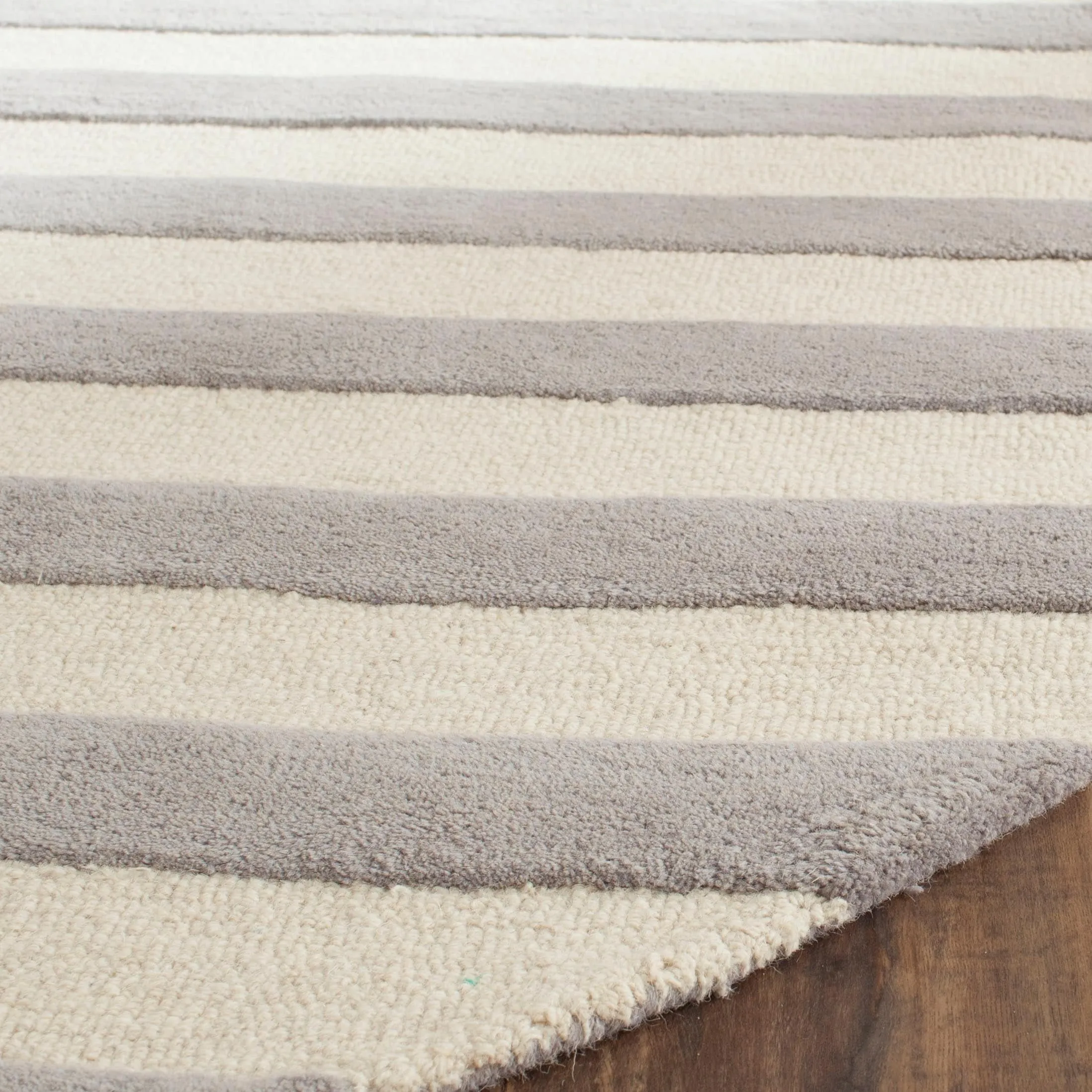 SAFAVIEH Handmade Cambridge Liudmila Modern Wool Rug