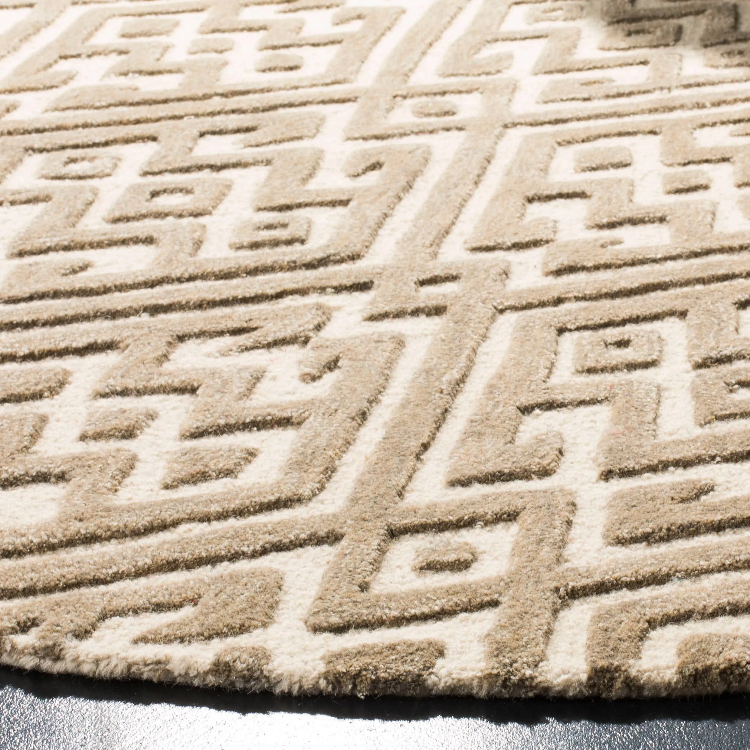 SAFAVIEH Handmade Cambridge Siri Modern Wool Rug