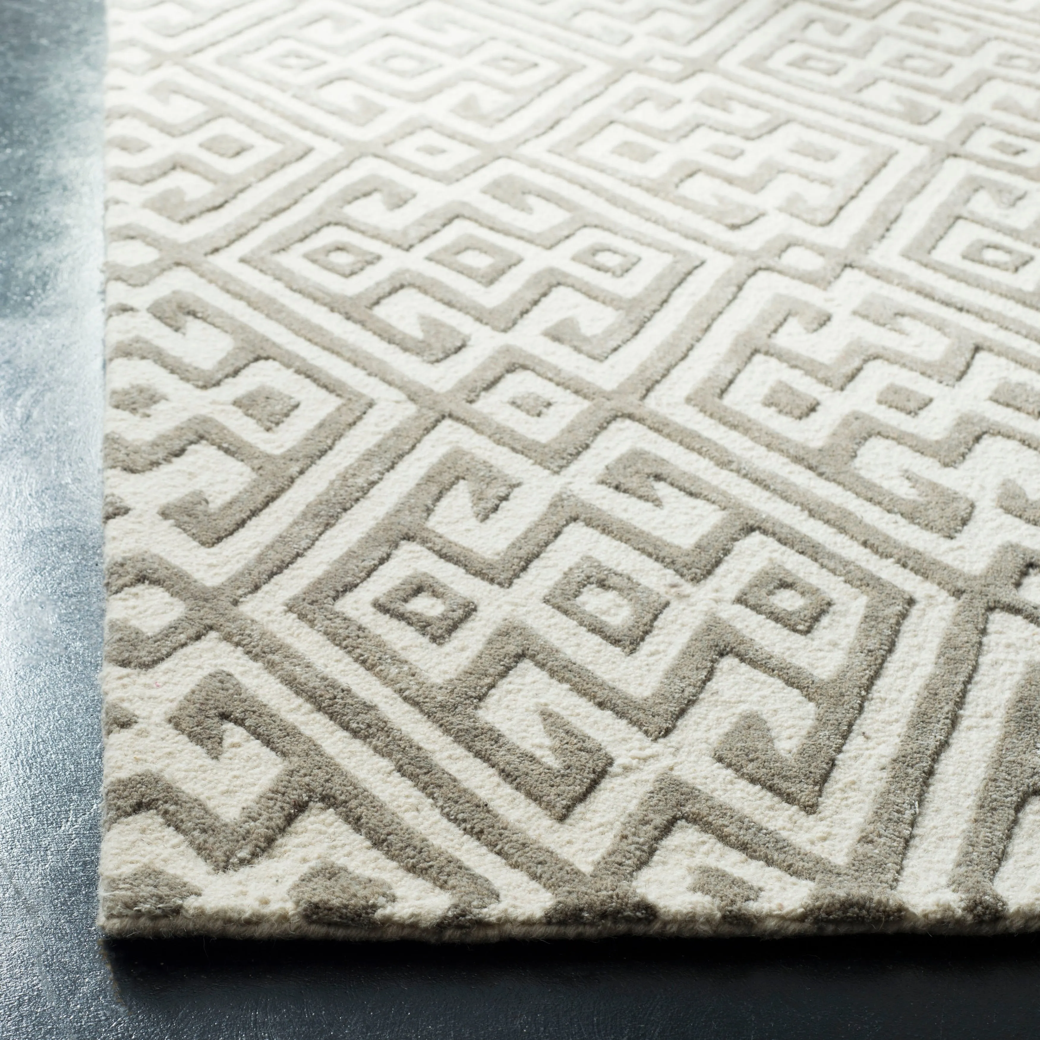 SAFAVIEH Handmade Cambridge Siri Modern Wool Rug