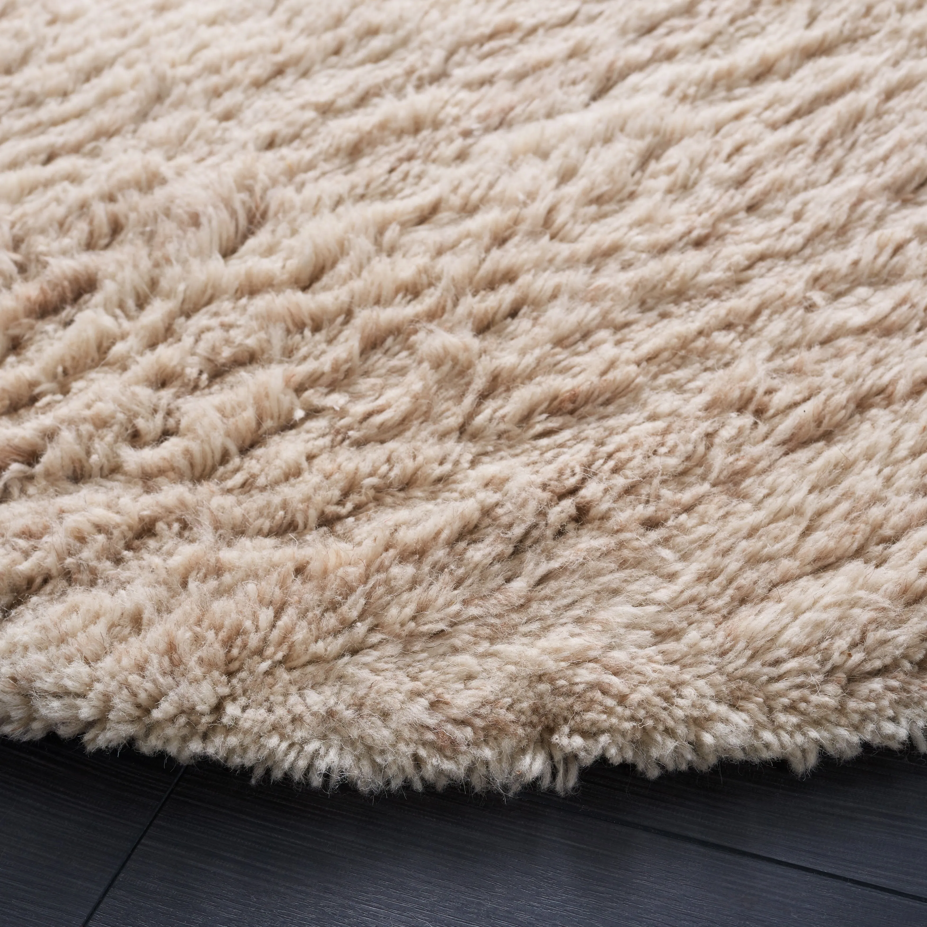 SAFAVIEH Handmade Casablanca Shag Ceferina Wool Rug