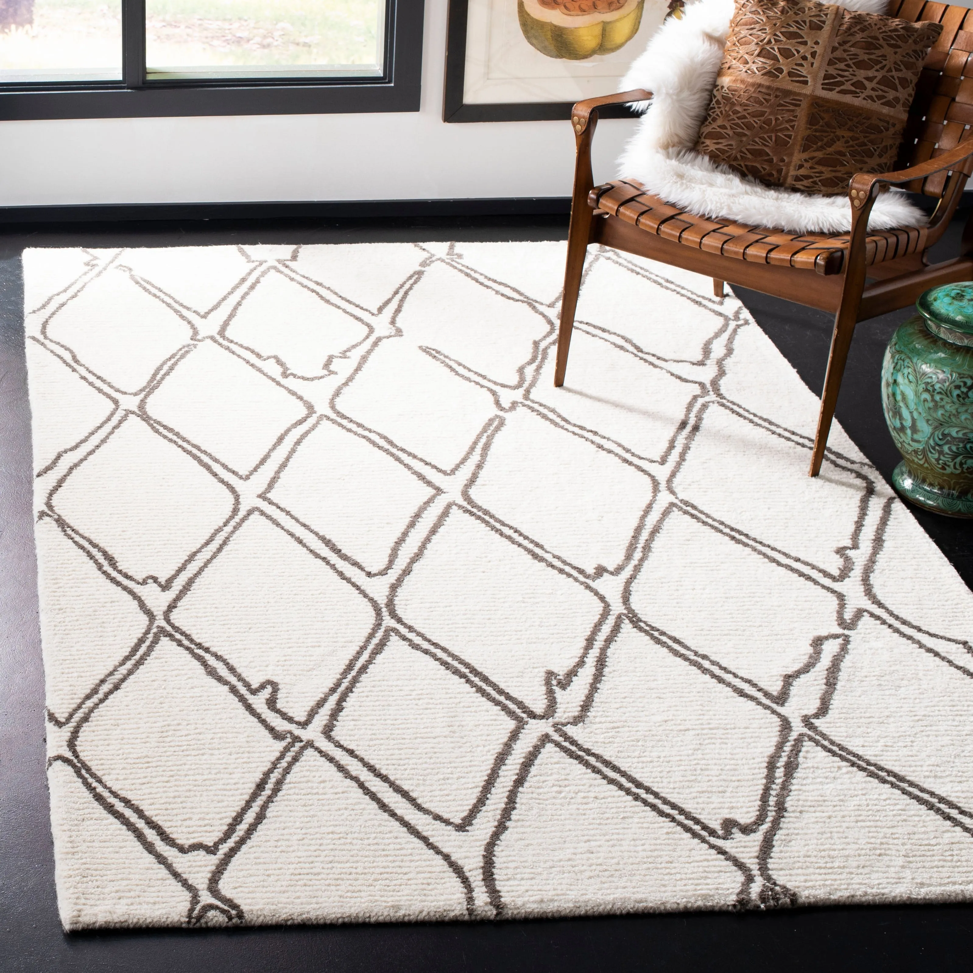 SAFAVIEH Handmade Casablanca Shag Charlyne Tribal Wool Rug