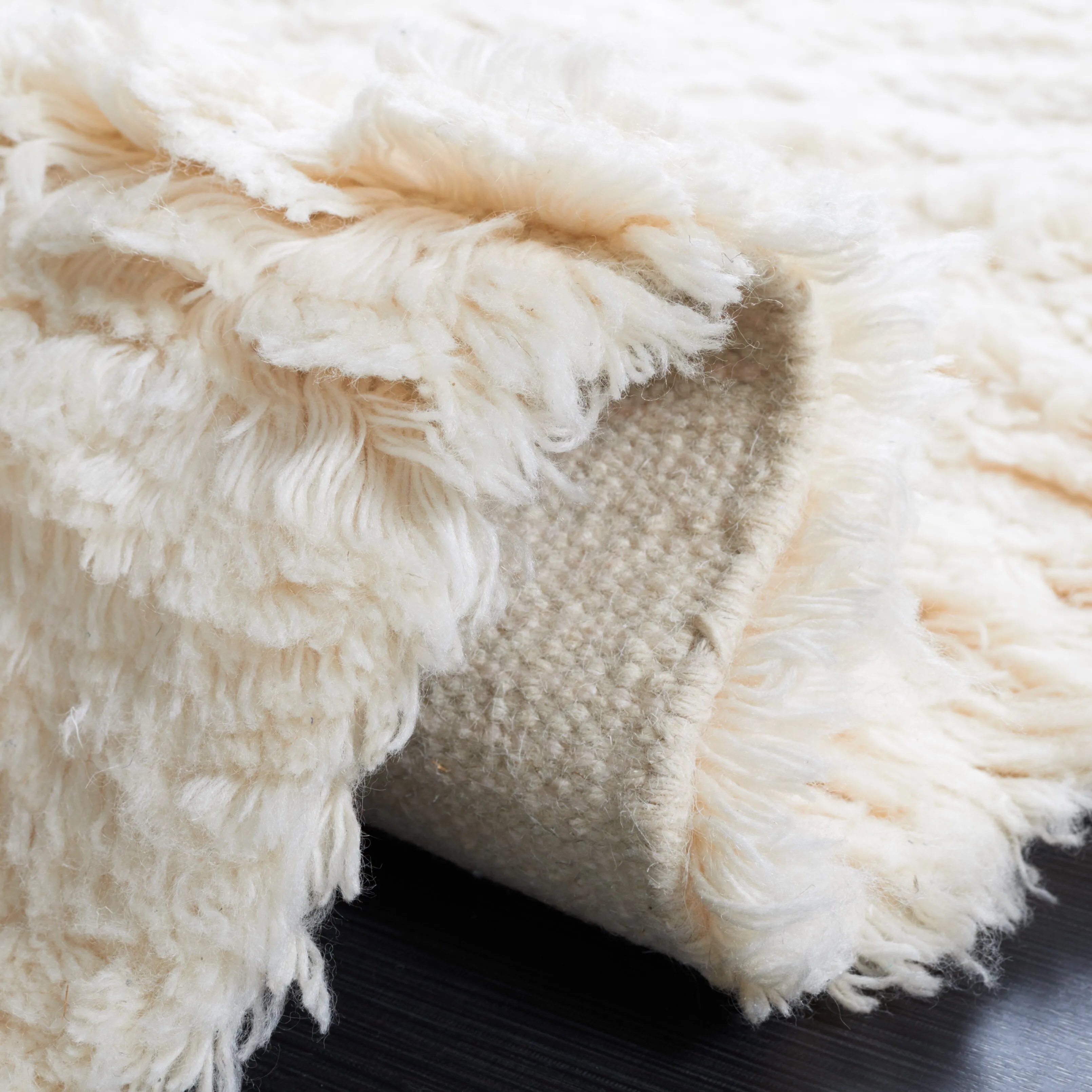 SAFAVIEH Handmade Casablanca Shag Edle Solid Wool Rug