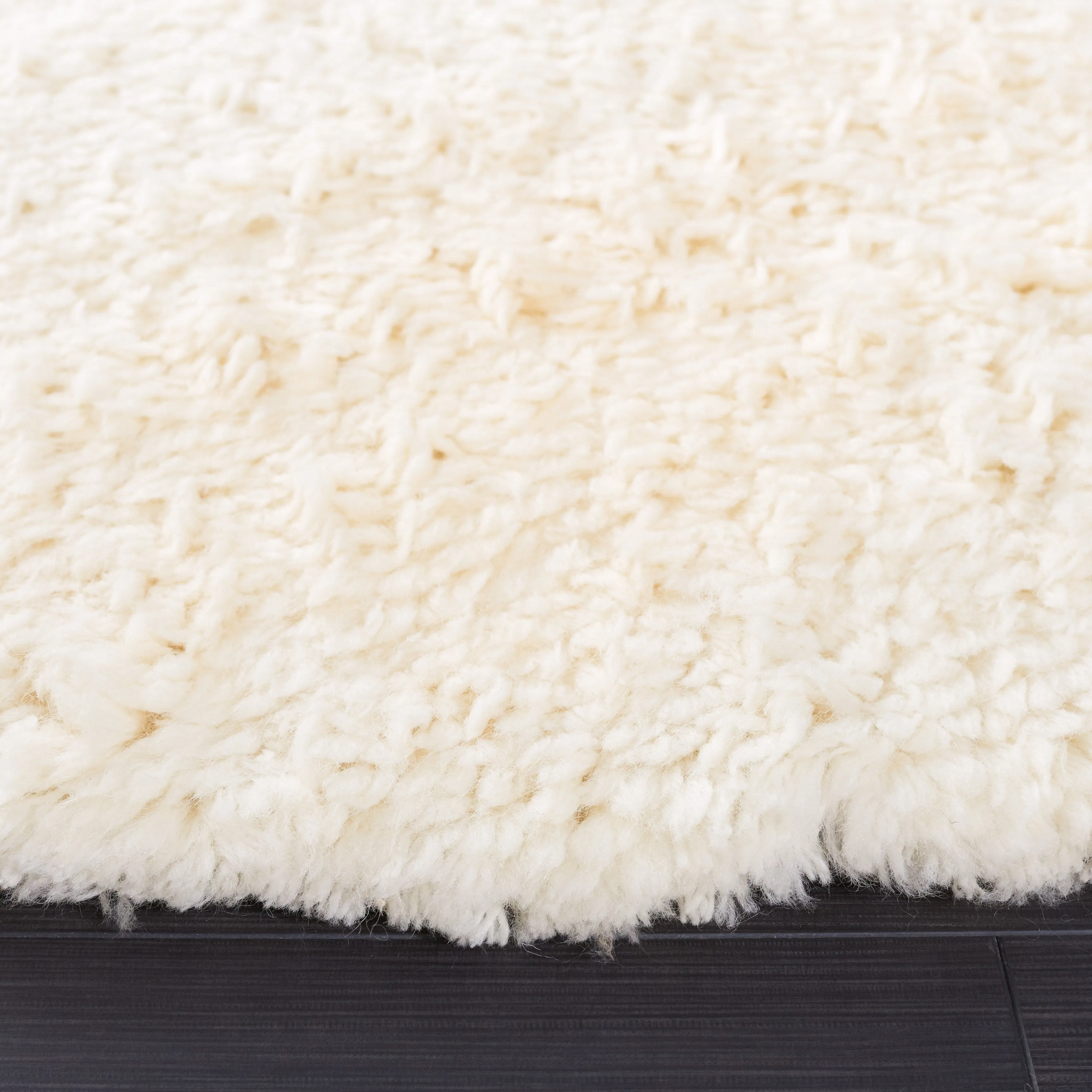 SAFAVIEH Handmade Casablanca Shag Edle Solid Wool Rug