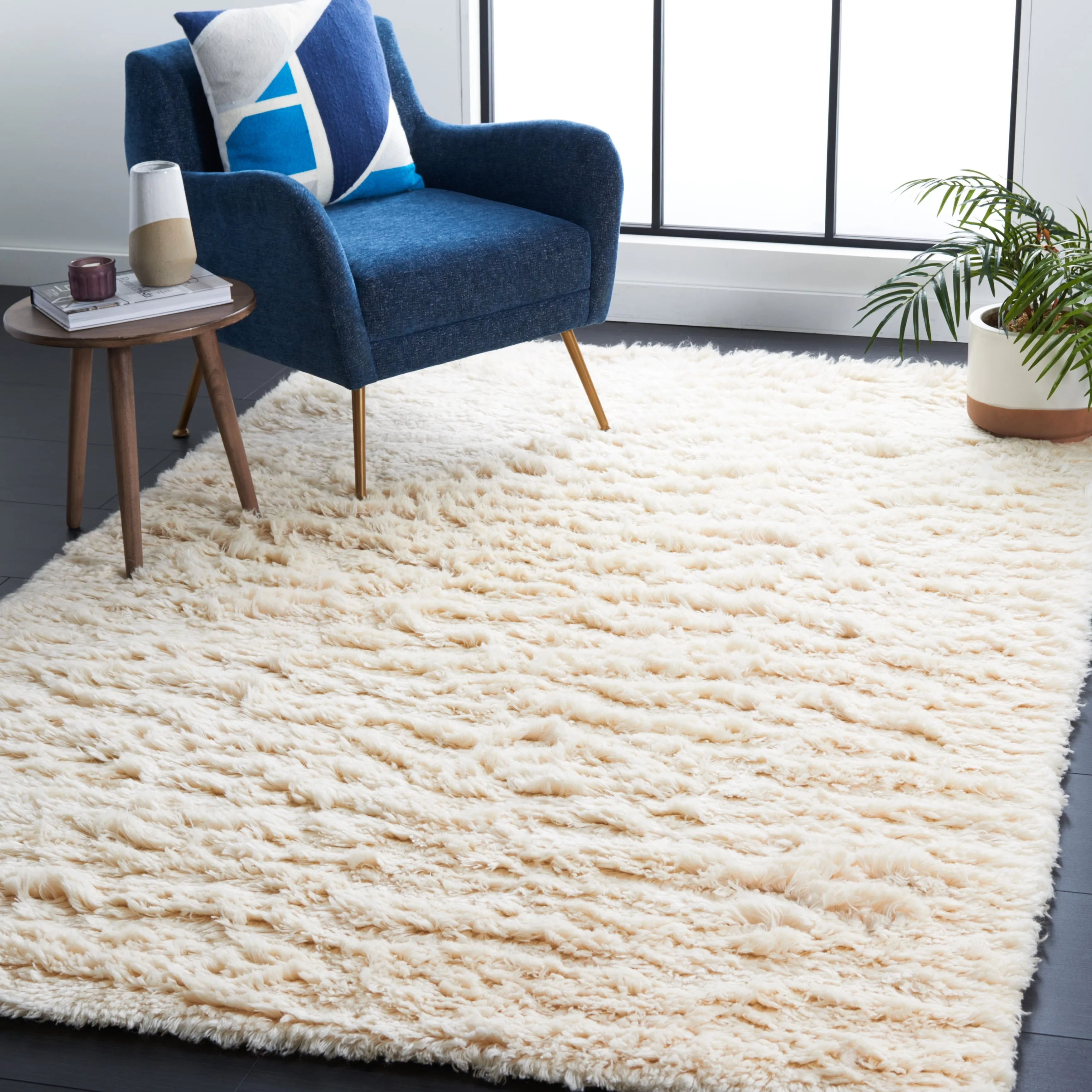 SAFAVIEH Handmade Casablanca Shag Edle Solid Wool Rug
