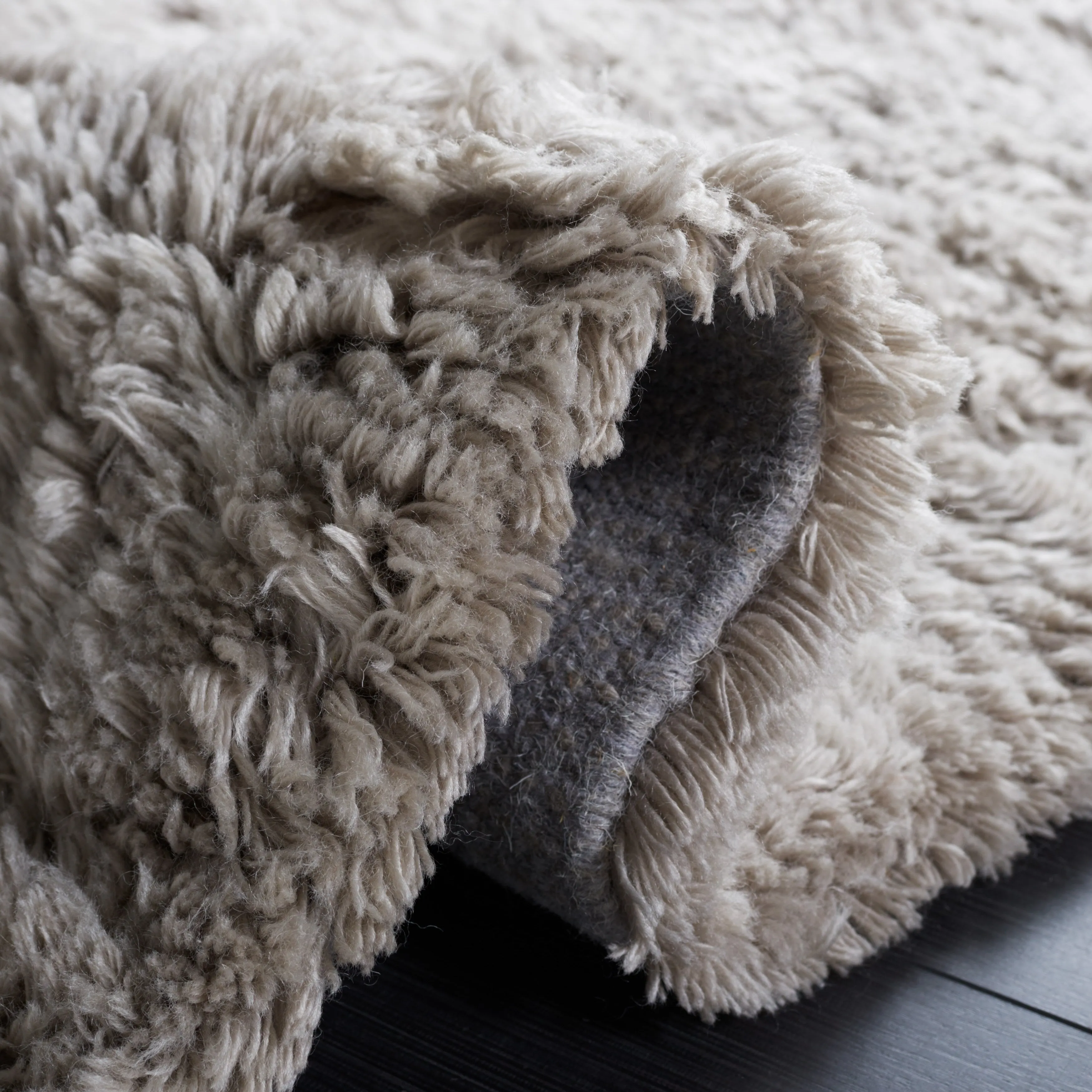 SAFAVIEH Handmade Casablanca Shag Edle Solid Wool Rug