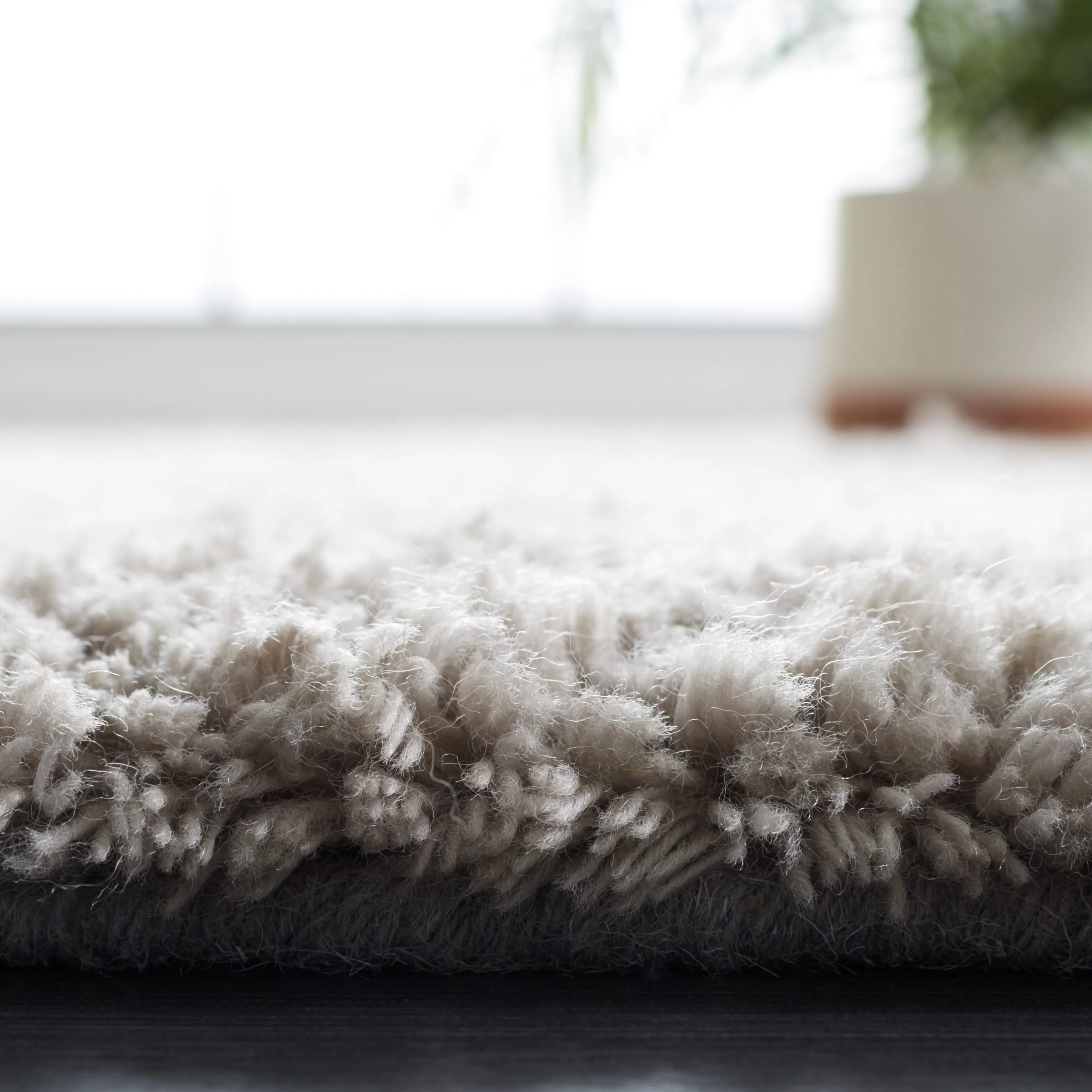 SAFAVIEH Handmade Casablanca Shag Edle Solid Wool Rug