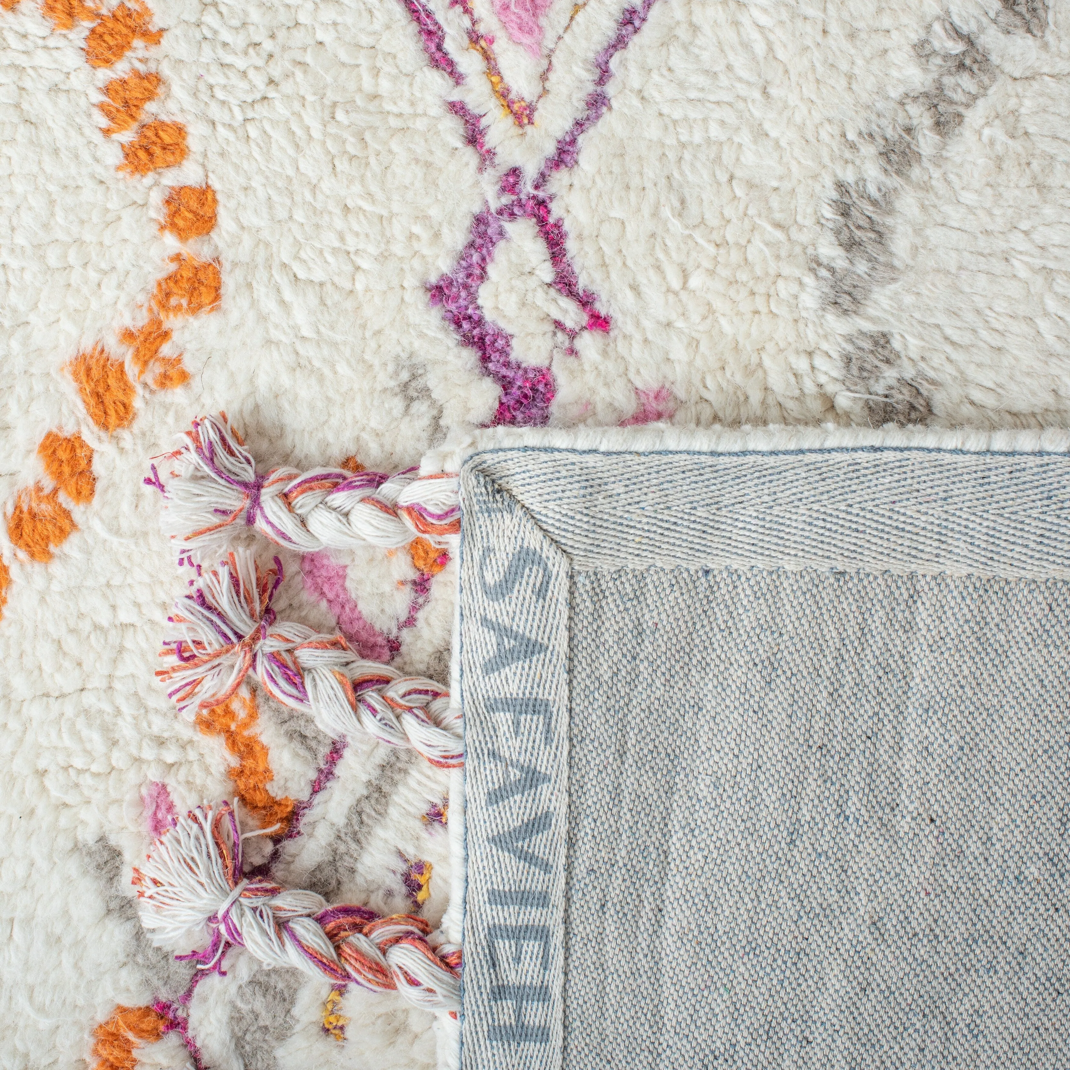 SAFAVIEH Handmade Casablanca Shag Larysa Tribal Moroccan Wool Rug
